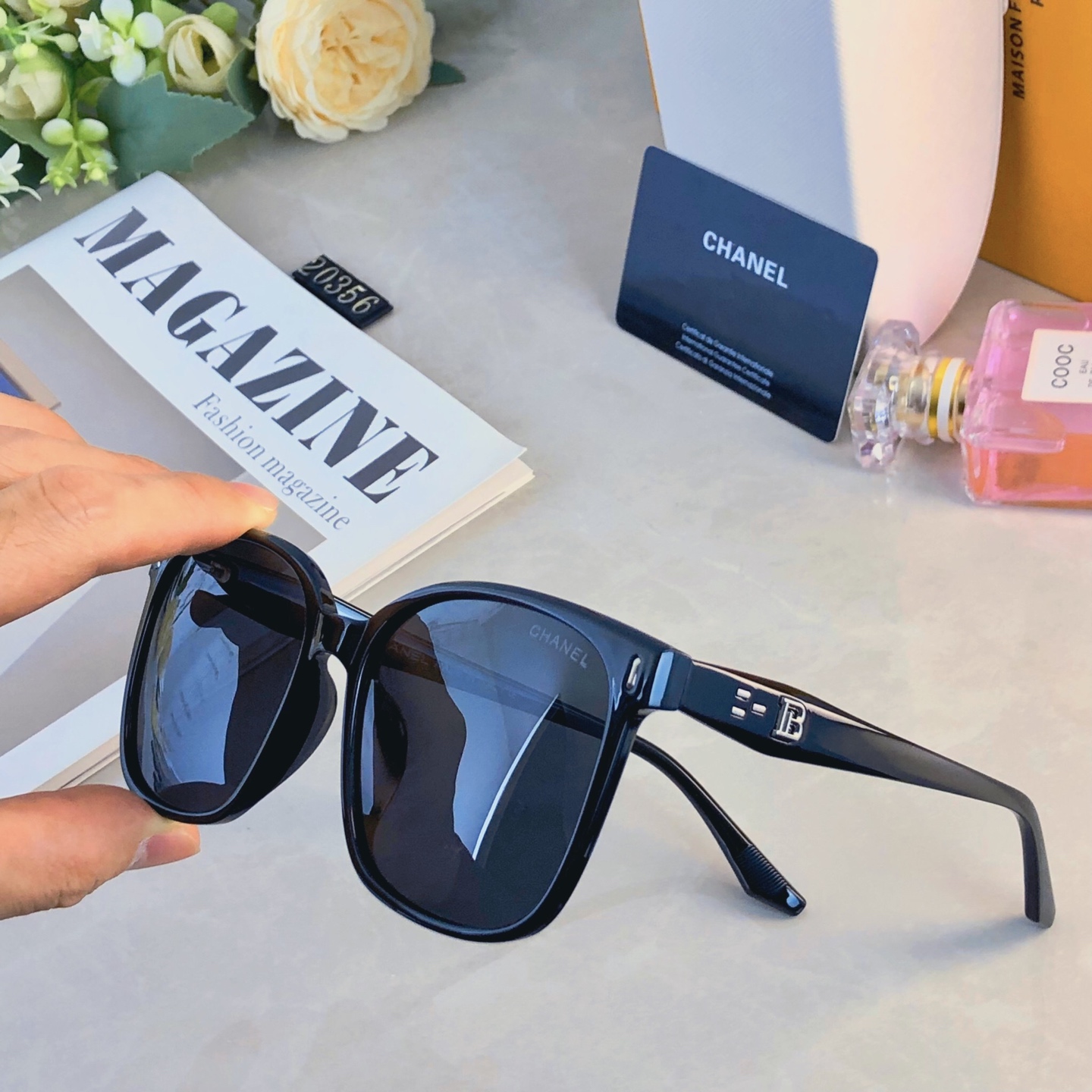 Chanel Urban Minimalist Square Lightweight Sunglasses - KAIROO