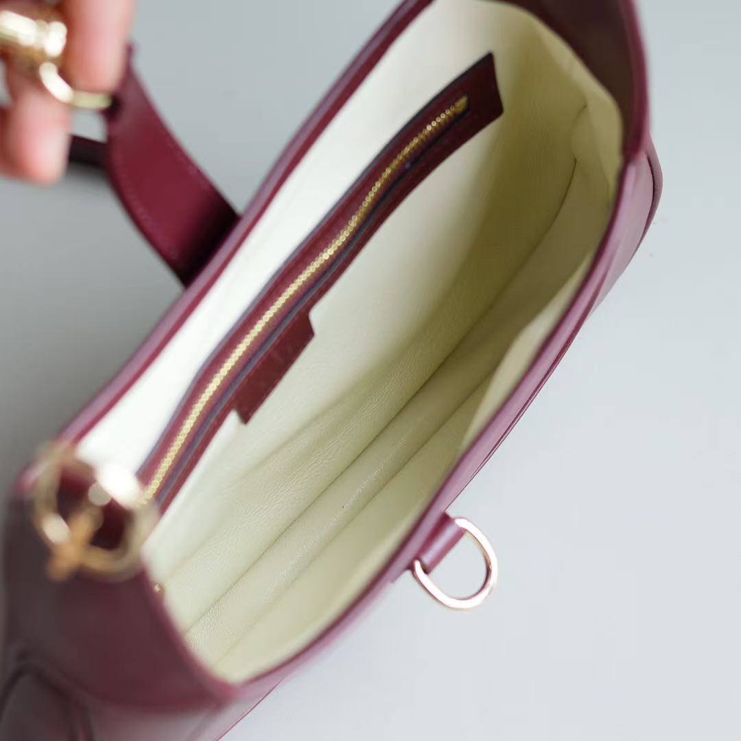 Gucci Red Underarm Bag Shoulder Bag