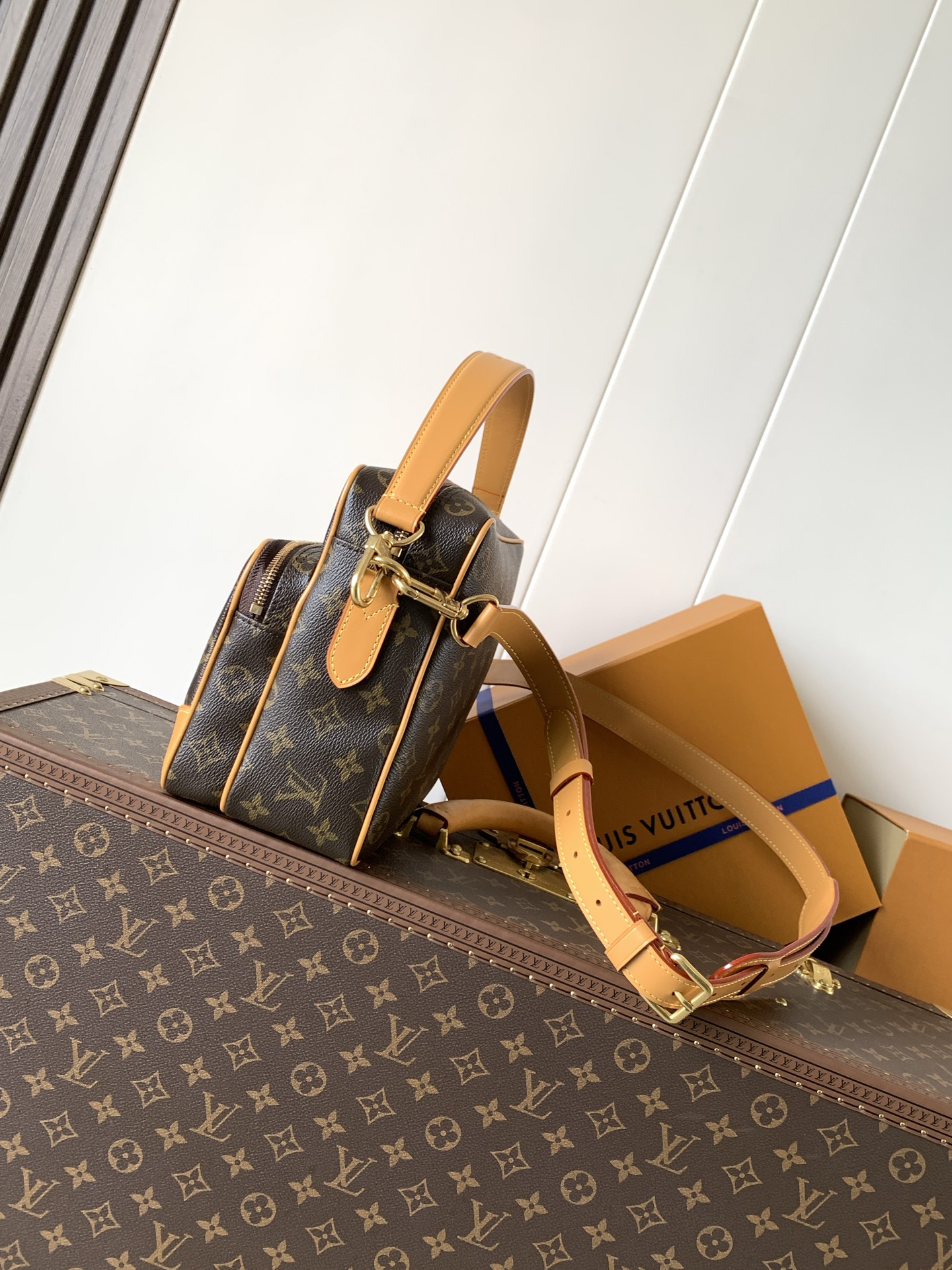LV Louis Vuitton M27852 Nil GM bag