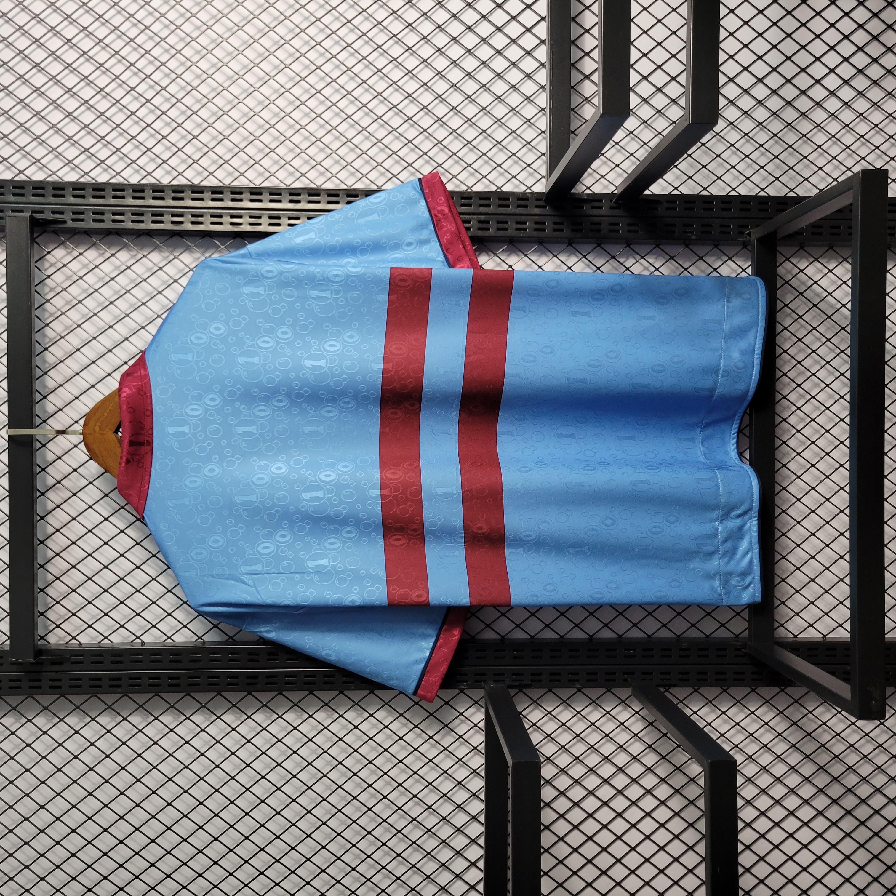 Retro  1995-97 West Ham Away