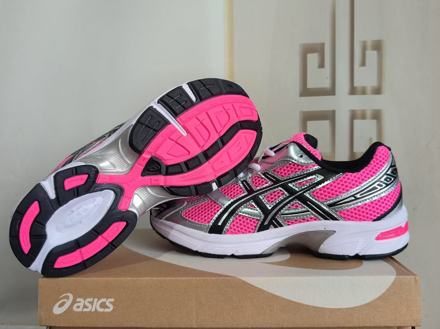 ASICS 1130 US Men's Sizes6 to 11 in half sizes Pink Silvery Shoes tianlong