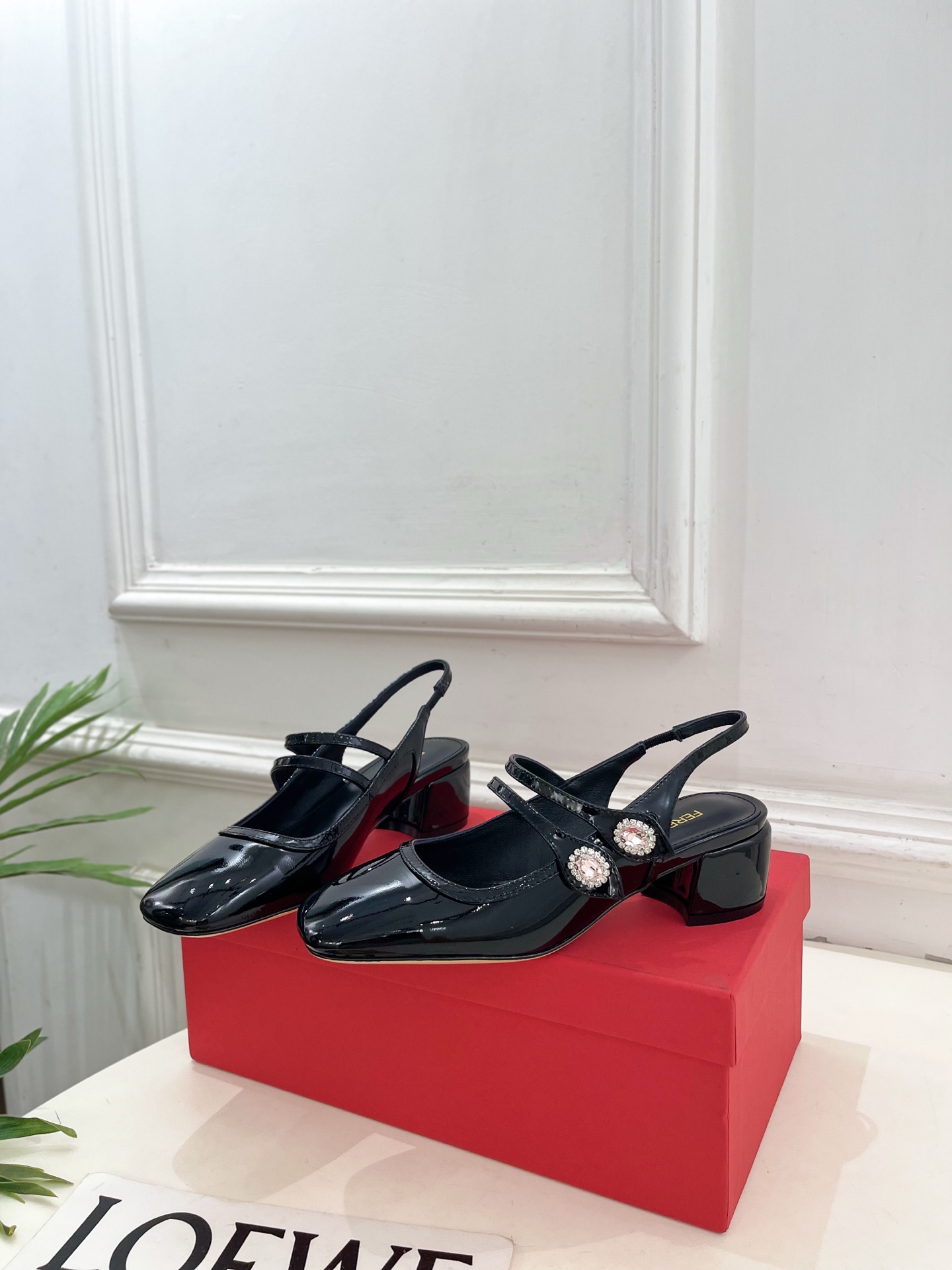 Ferragamo Shiny Leather Slingback