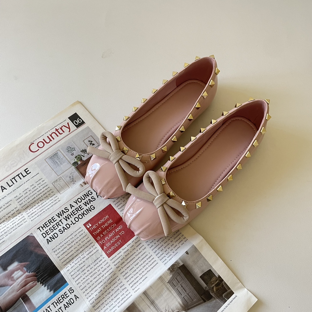 Valentino Garavani Rockstud Pink Patent Leather Bow Detail Round Toe Ballet Flats - KAIROO