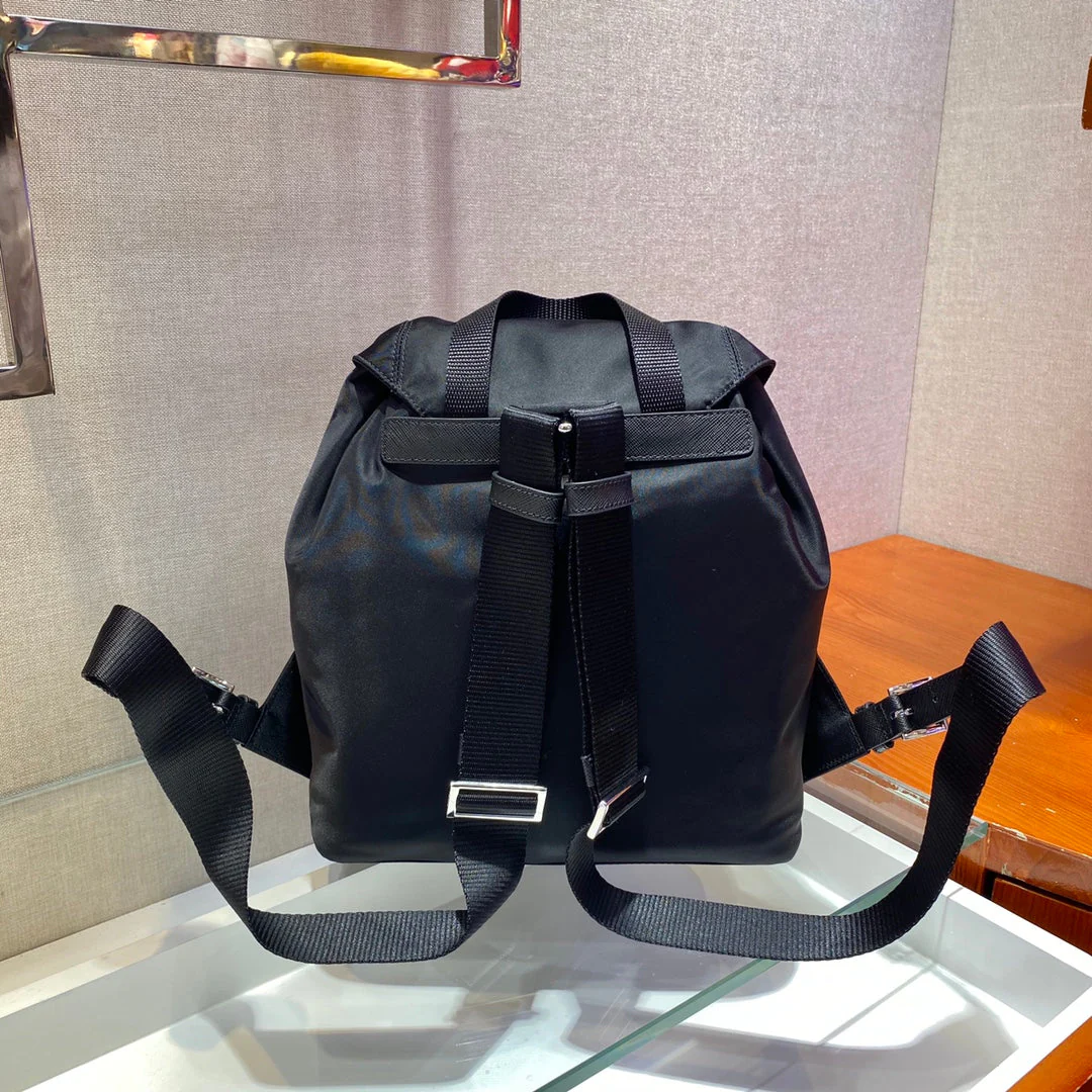 Prada SMALL BACKPACK 28 IN BLACK PARACHUTE FABRIC