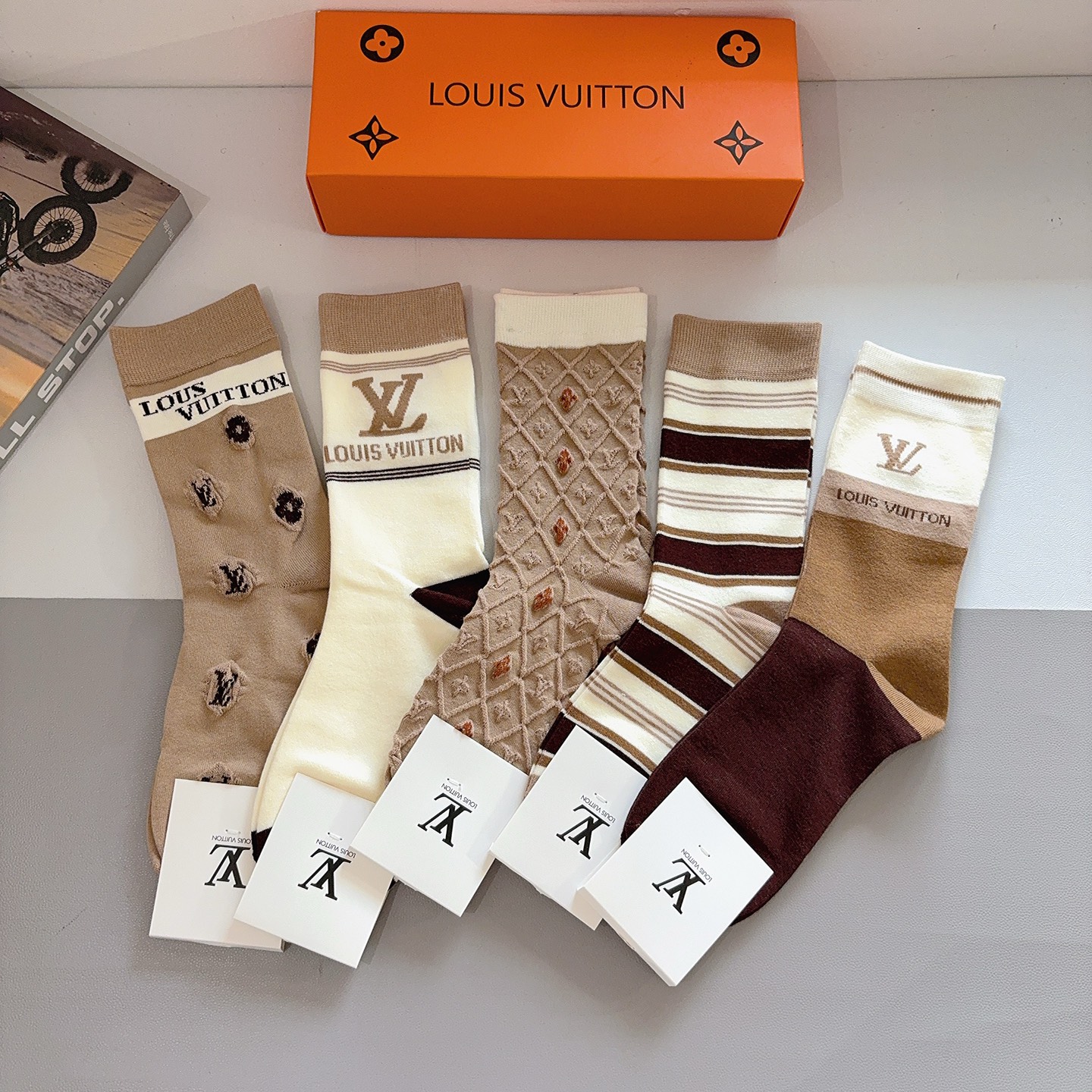 Louis Vuitton LV Socks 5-Pack - KAIROO