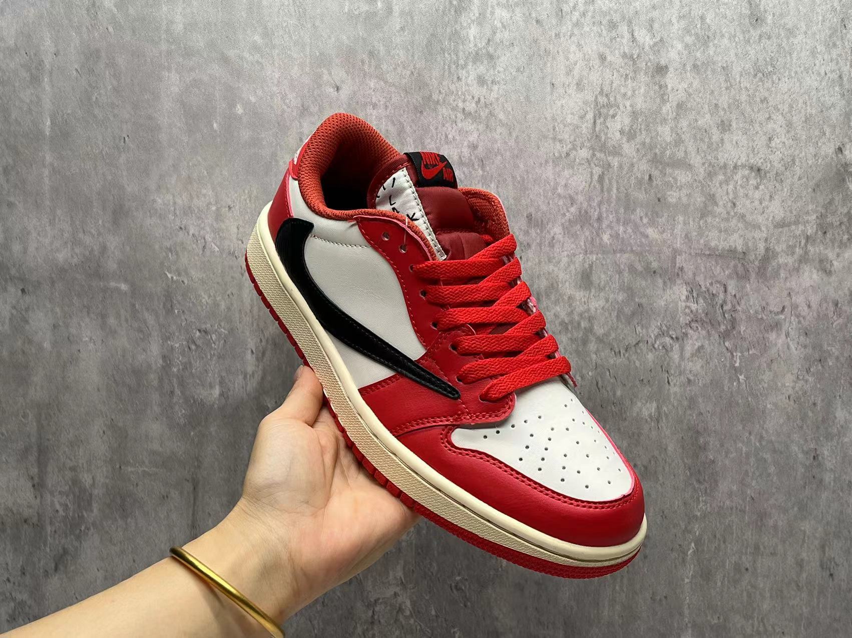 2025-26 AJ1 US Men's Sizes6 to 11 in half sizes White Low cut Inverted Hook Shoes tianlong