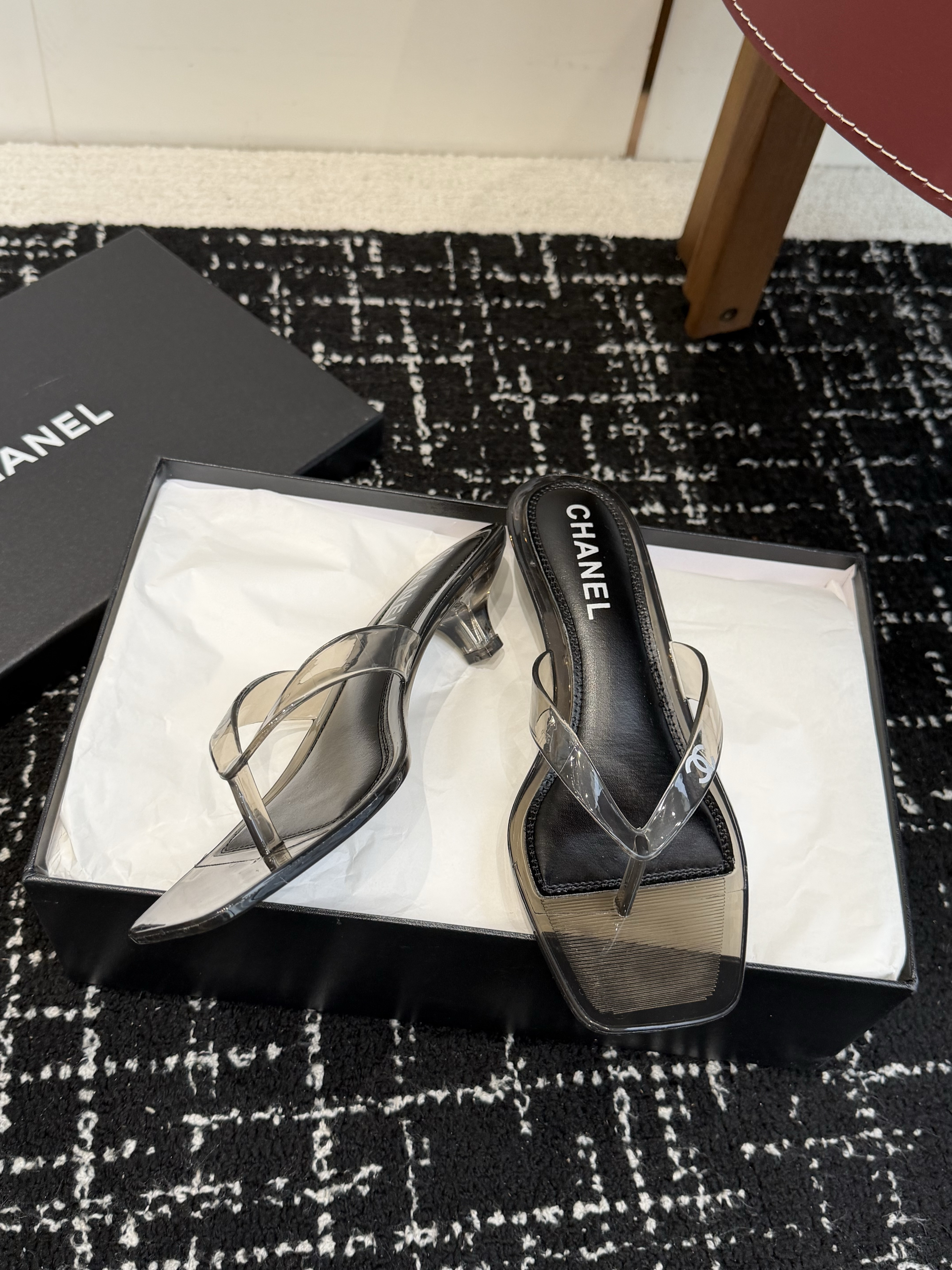 Chanel CC Logo Transparent PVC Jelly Square Toe Kitten Heel Beach Thong Sandals - KAIROO
