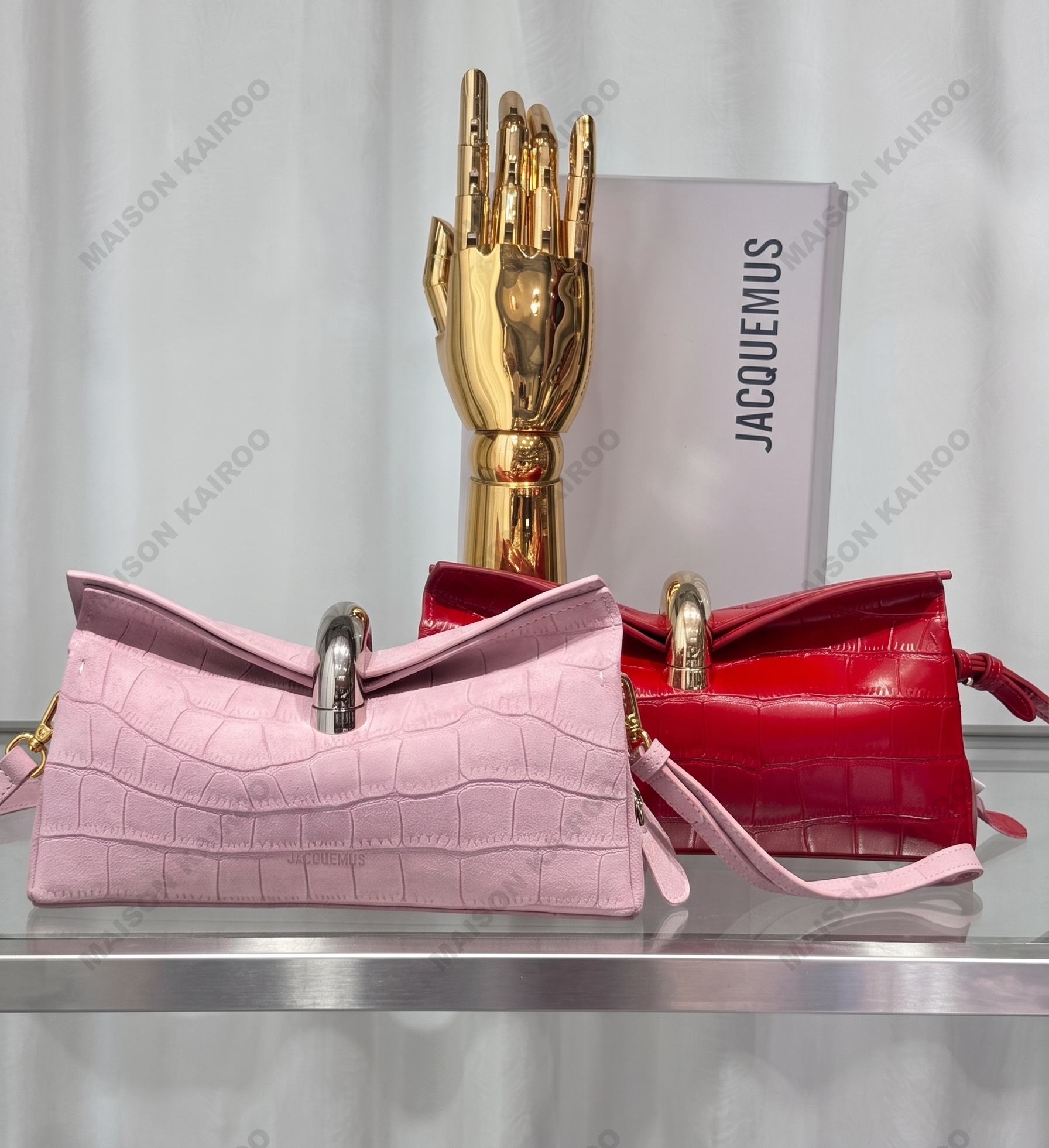 Jacquemus The Valérie Clutch East West Glossy& Suede Croc Embossed Leather Ring Lock Wristlet Clutch Bag - KAIROO