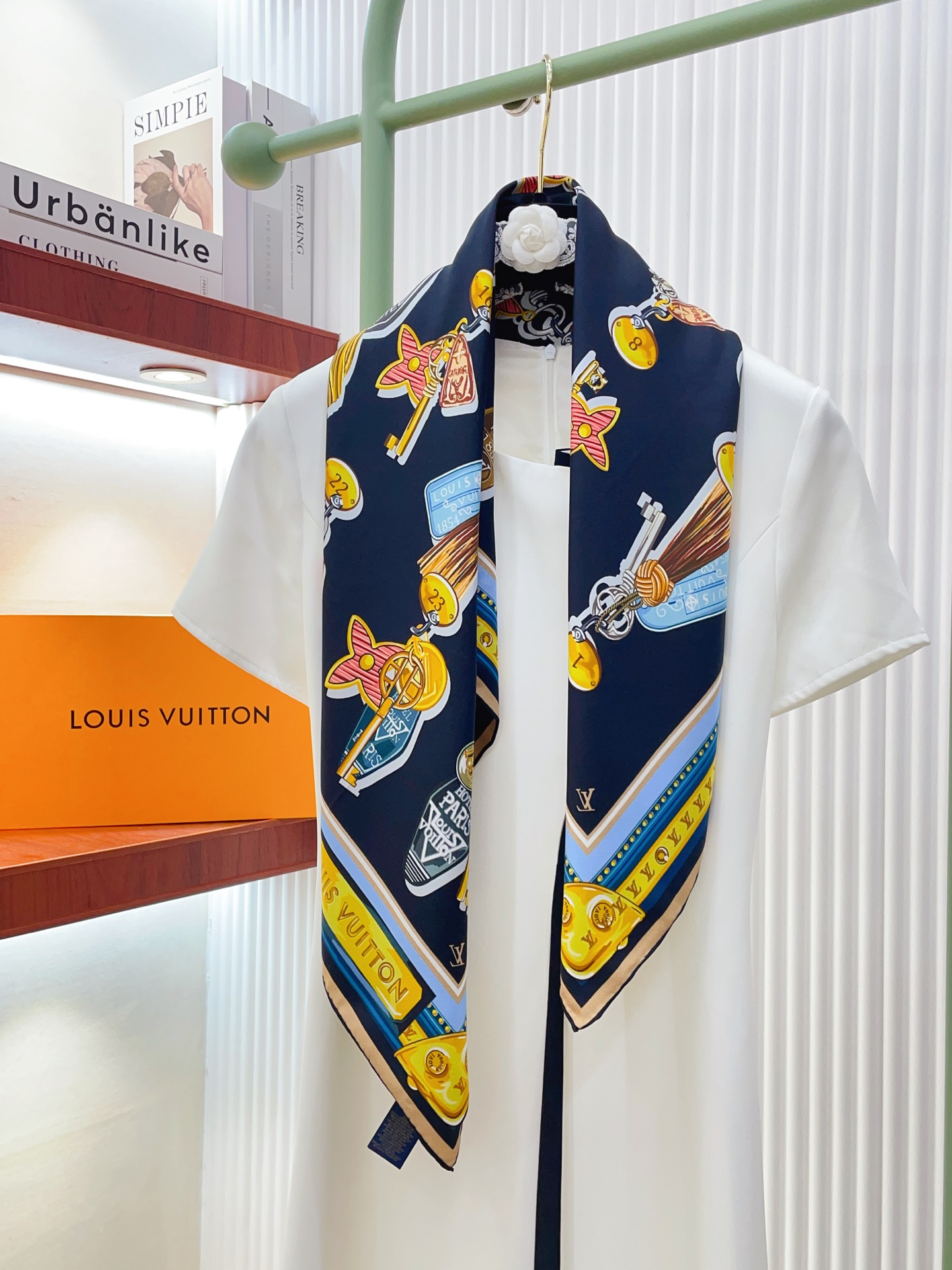 Louis Vuitton LV Silk Square 90cm