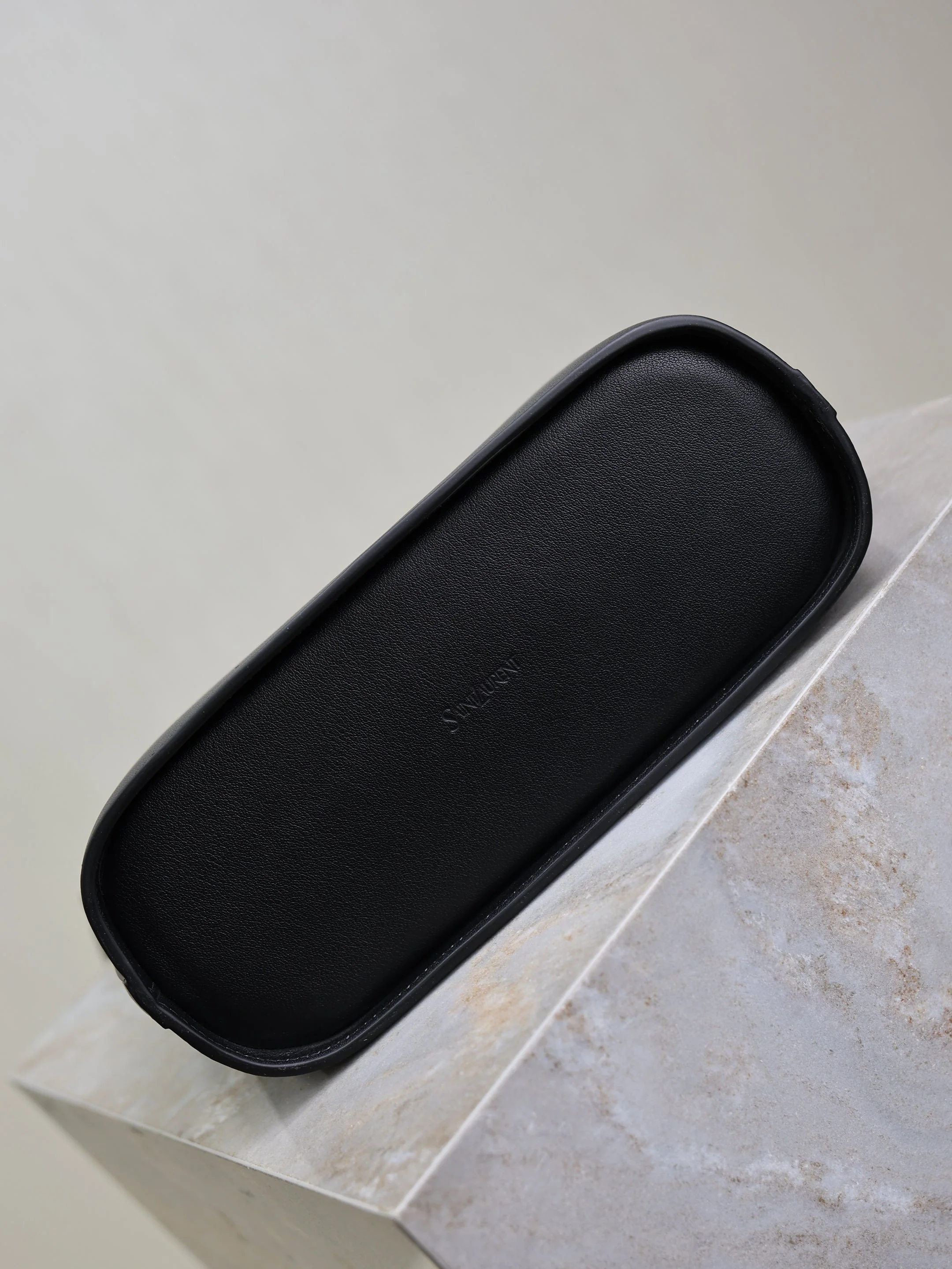 Saint Laurent YSLSmall Bucket 23cm Black Leather