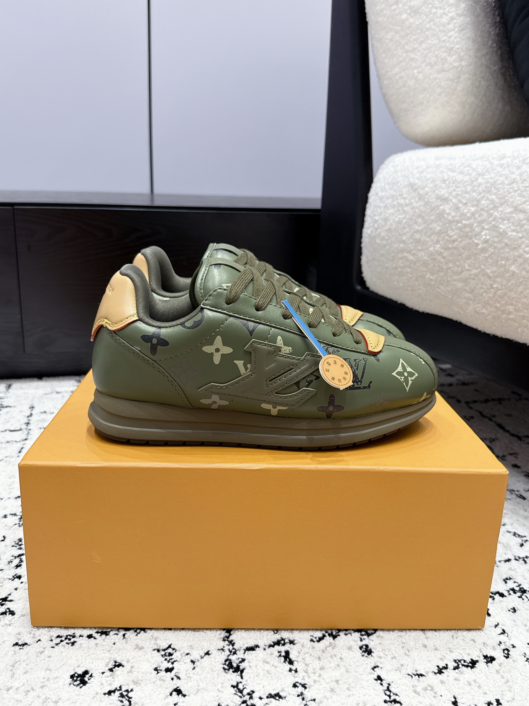 Louis Vuitton LV Unisex Buttersoft sneaker