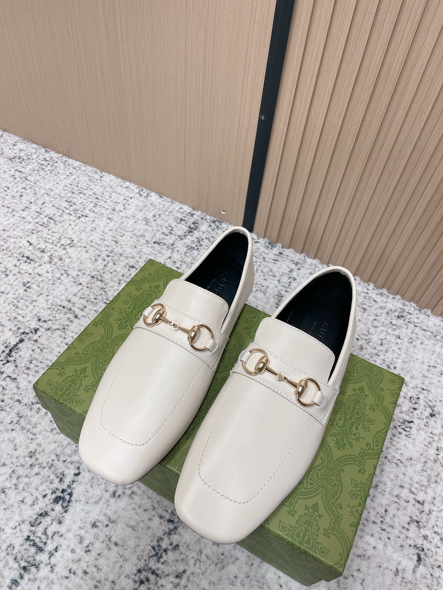 Gucci Jordann Unisex Leather Loafers in White
