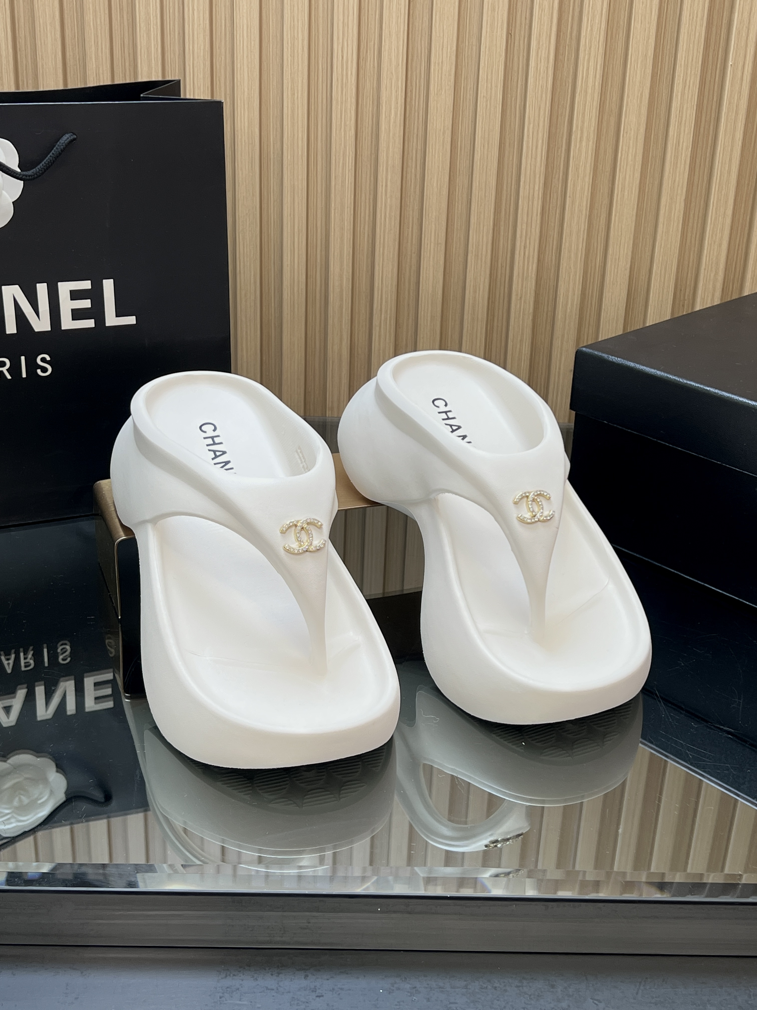 Chanel Rubber Flip-flop