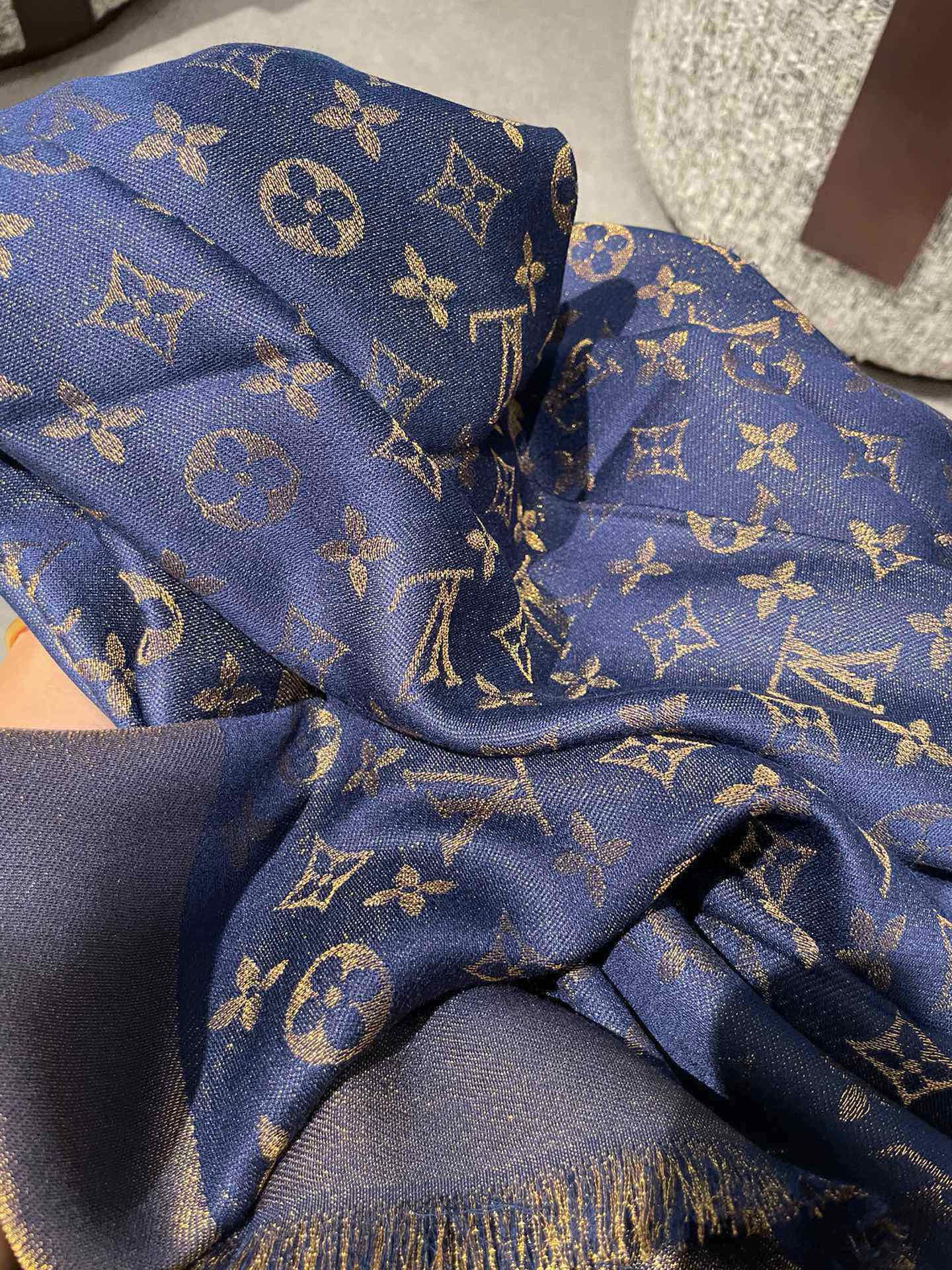 LV Classic Monogram Shine Shawl
