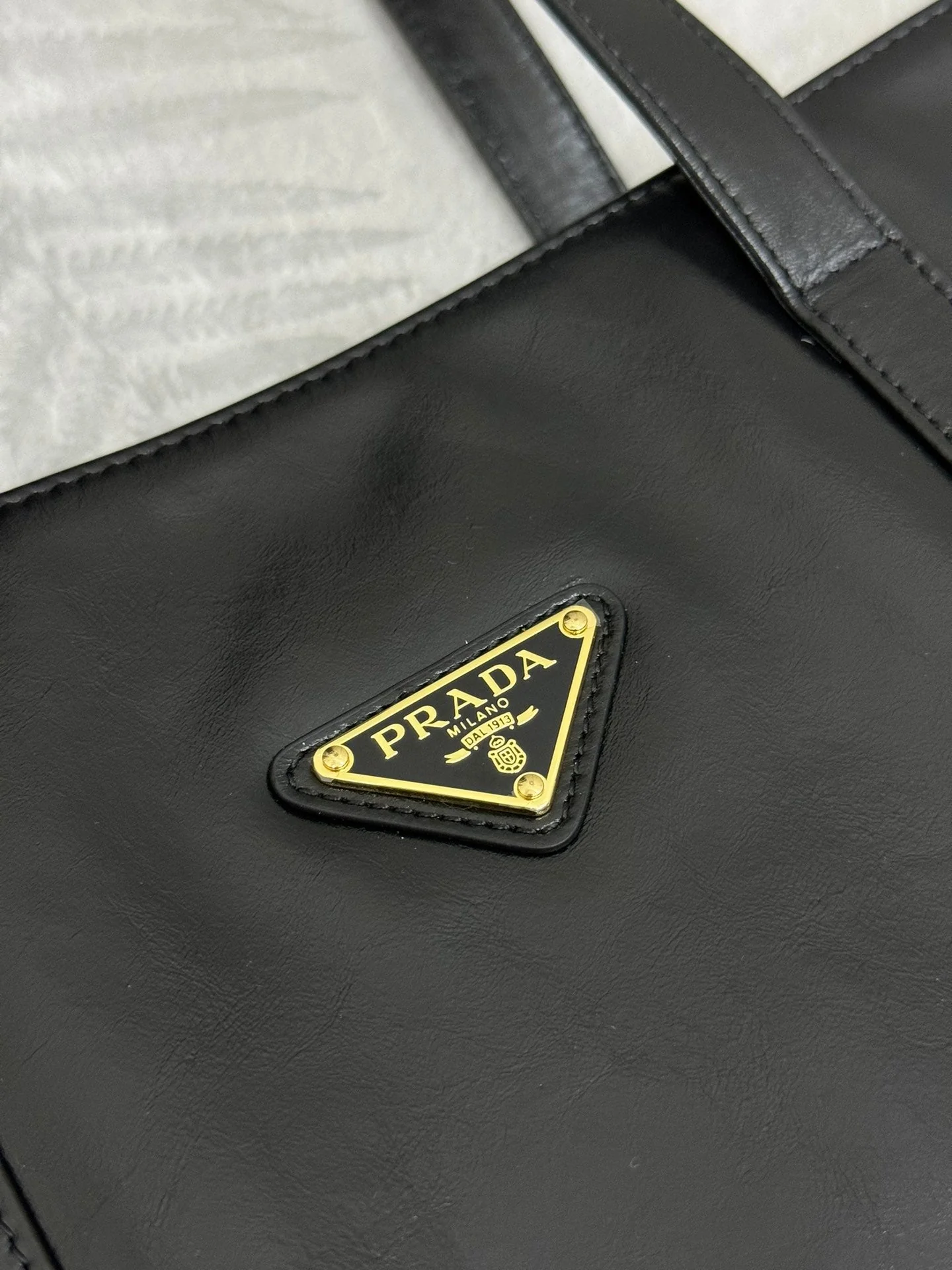 Prada TOTE BAG 39 IN BLACK SMOOTH CALFSKIN