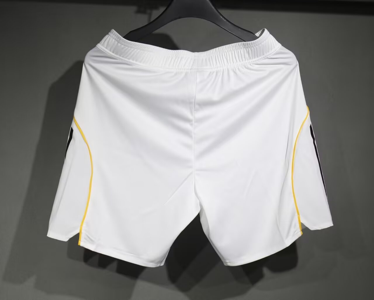 Player Version Shorts 2025-26 Reαl Mαdrid Home