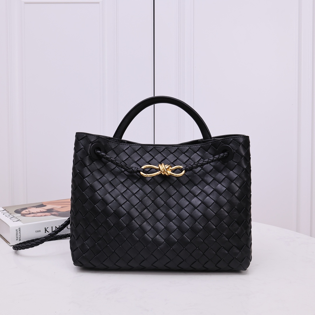 Bottega Black Medium Andiamo Top handle bag