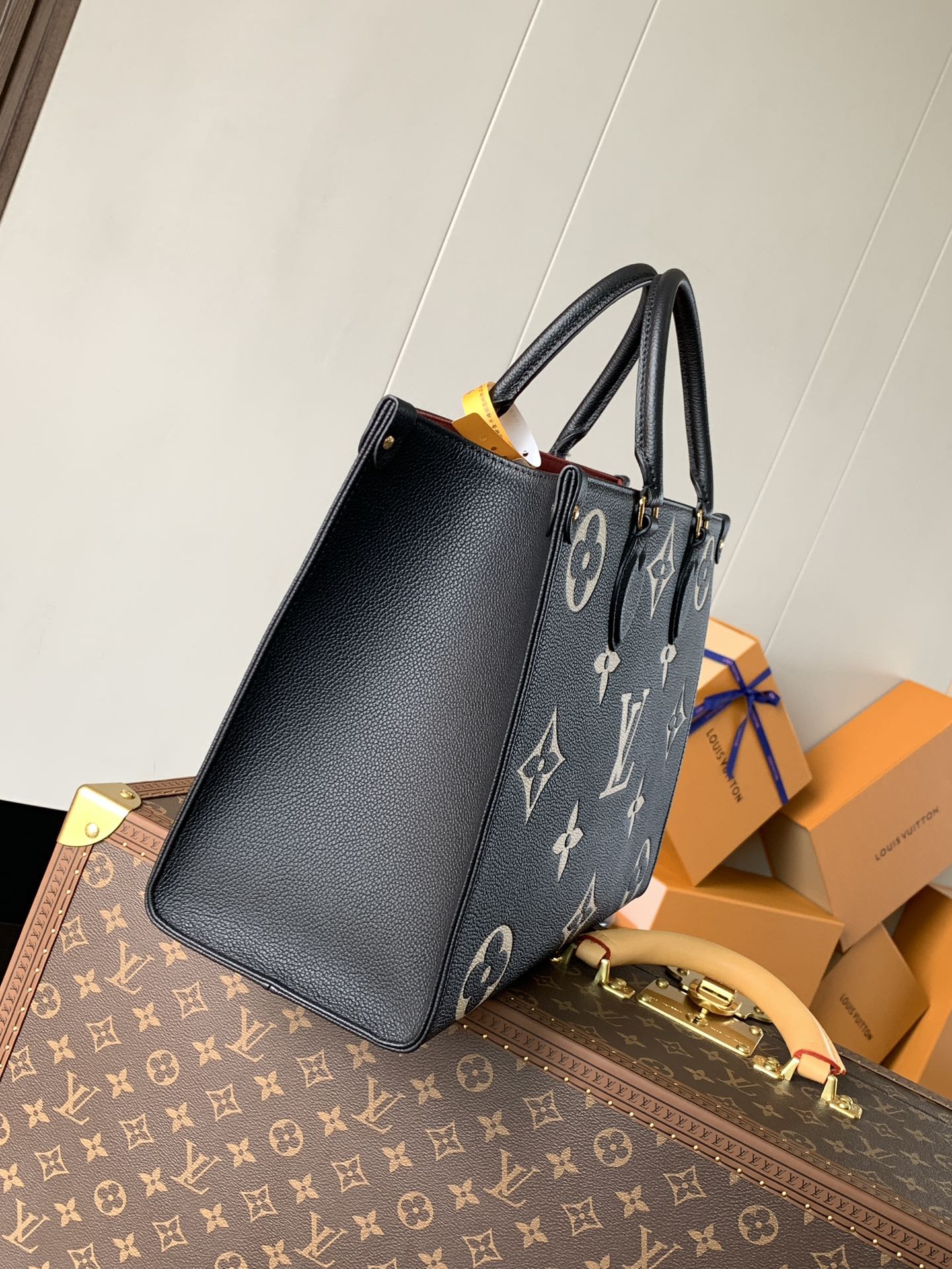 M45495 LV OnTheGo PM Bag Tote In Black Bicolor Monogram Empreinte Leather