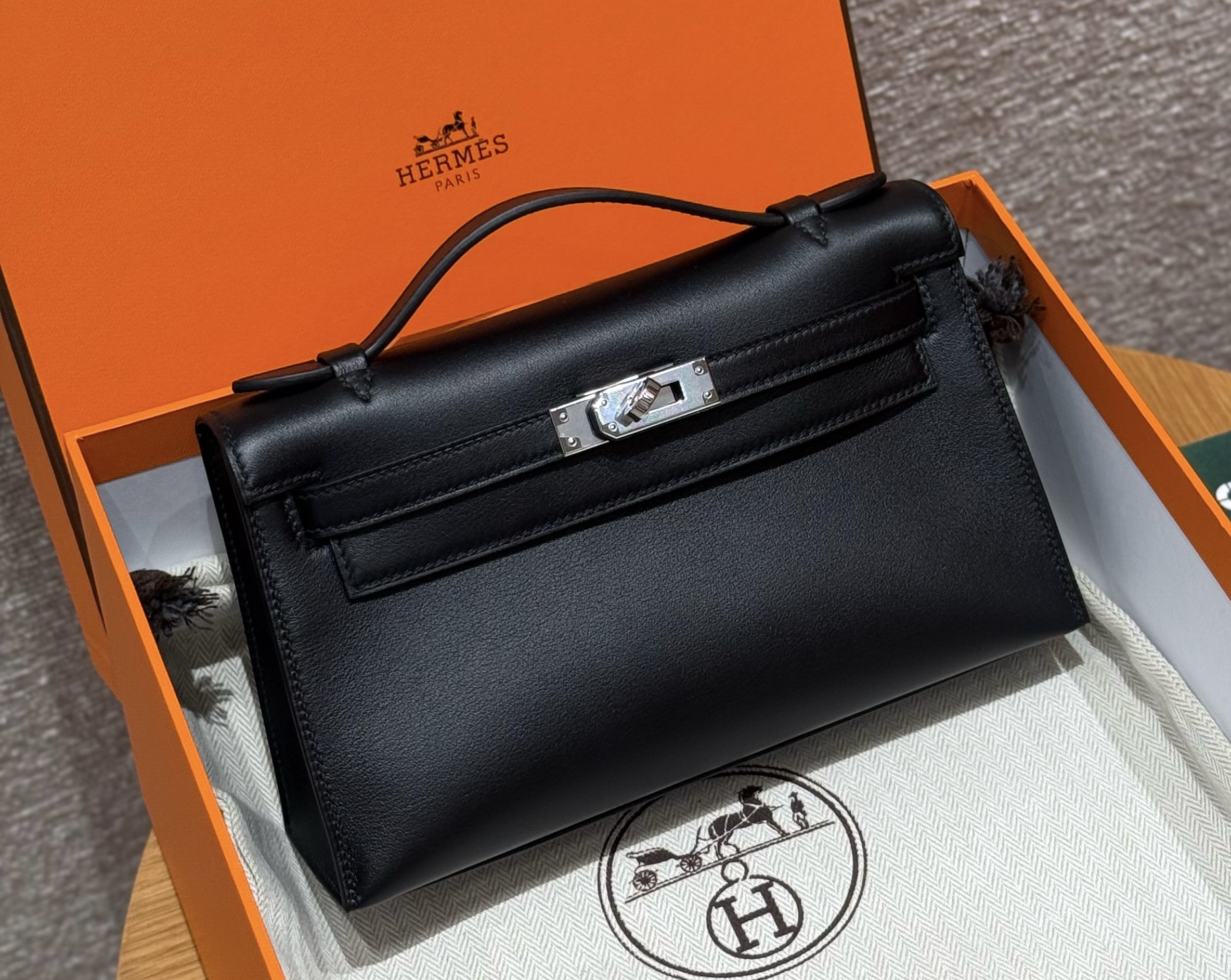 Hermes Black Swift Kelly Pochette