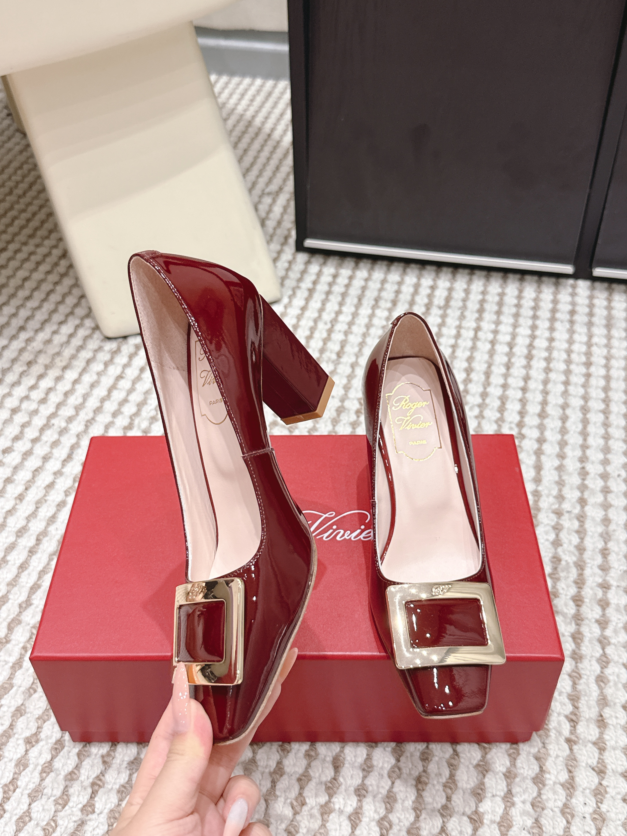 Roger Vivier Shiny leather Pumps