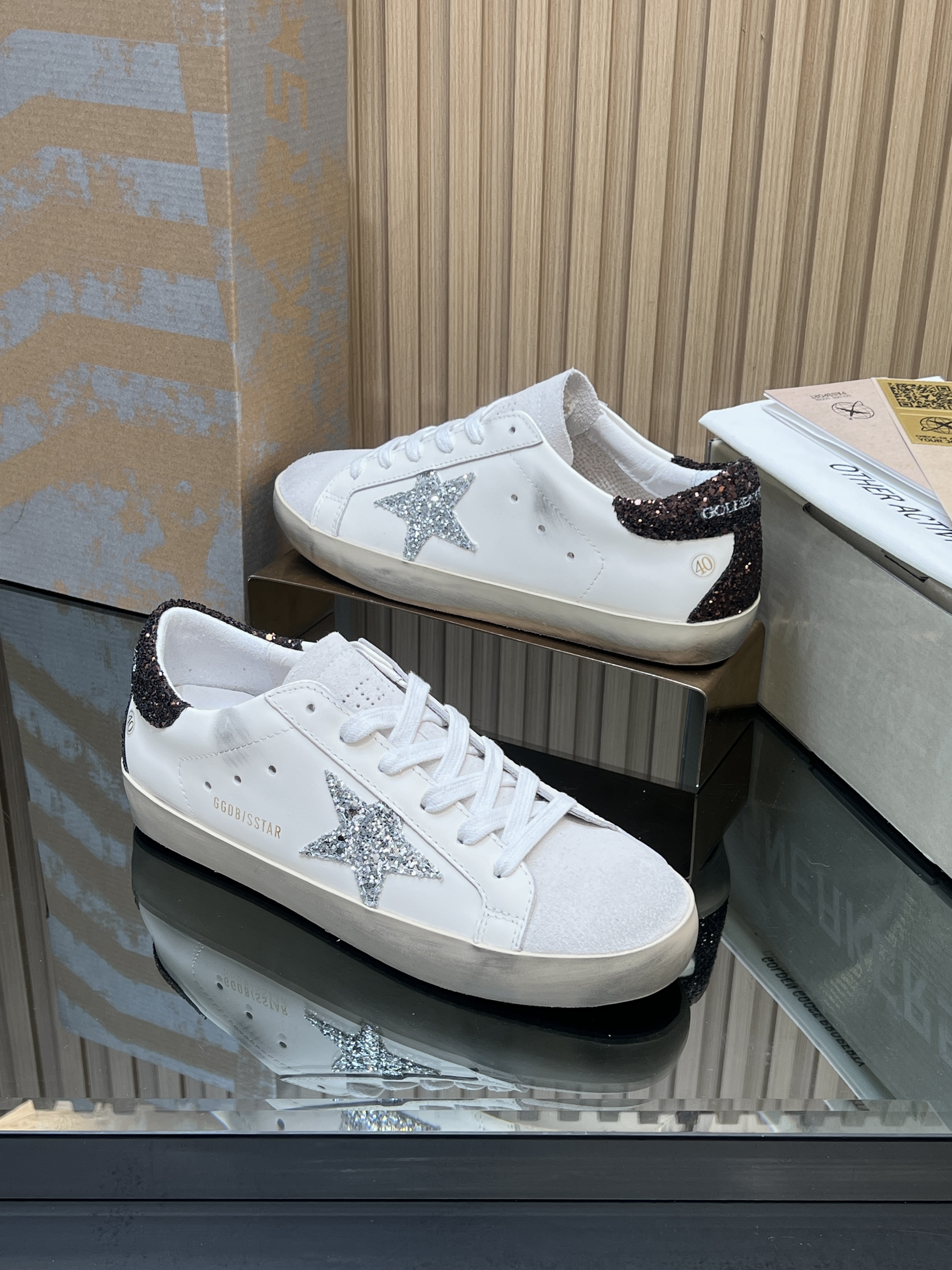 Golden Goose Unisex Super-Star Sneakers