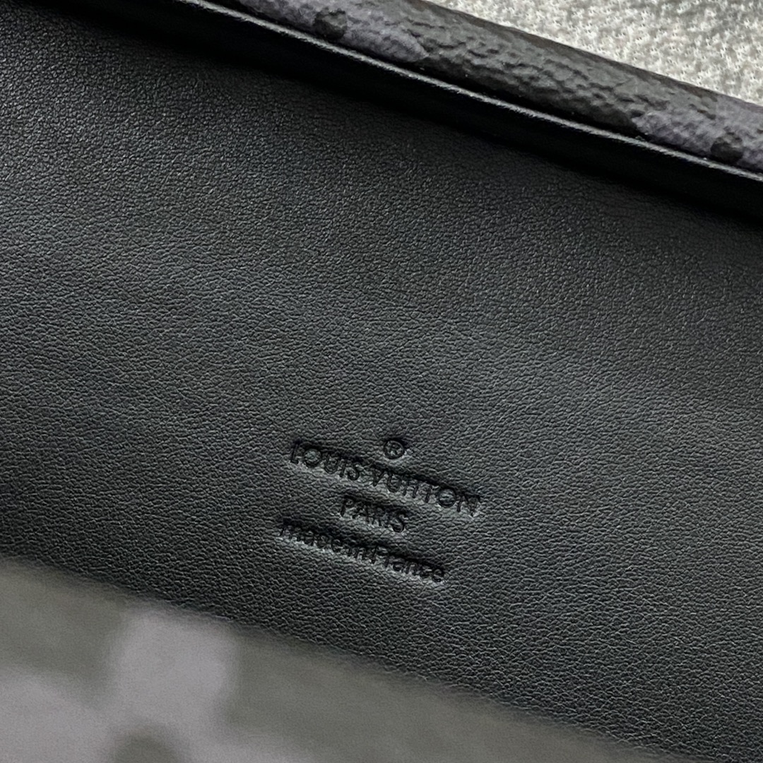 Louis Vuitton LV Clutch Box M20251