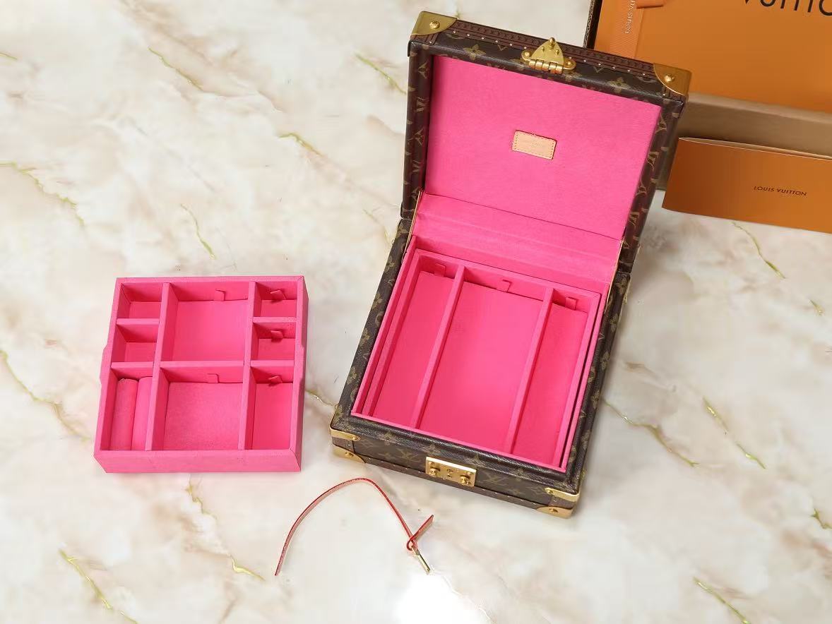 Louis Vuitton LV bags  jewelry trunk