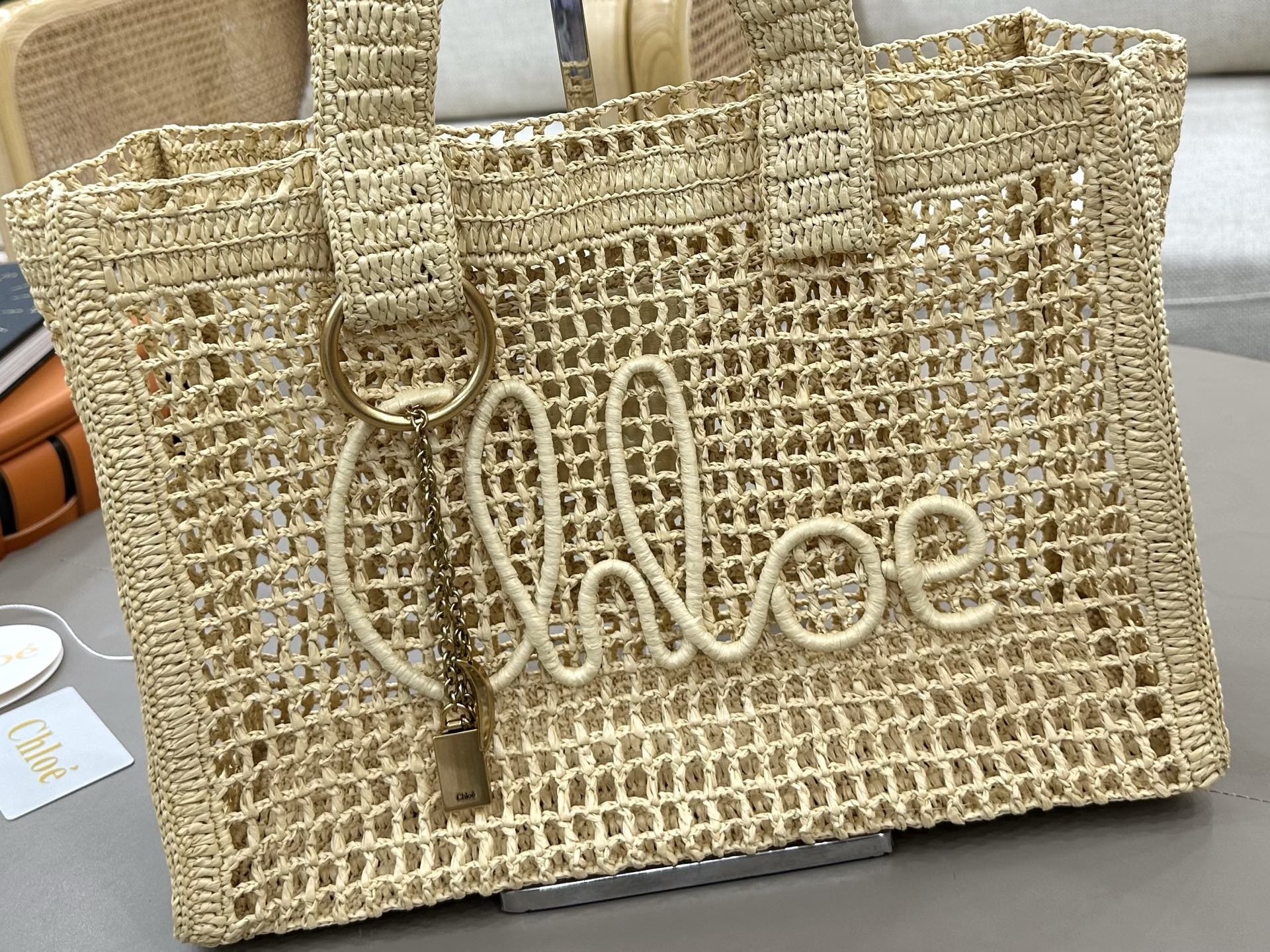 Chloe Summer Banaba East-west Tote Bag in raffia-Beige