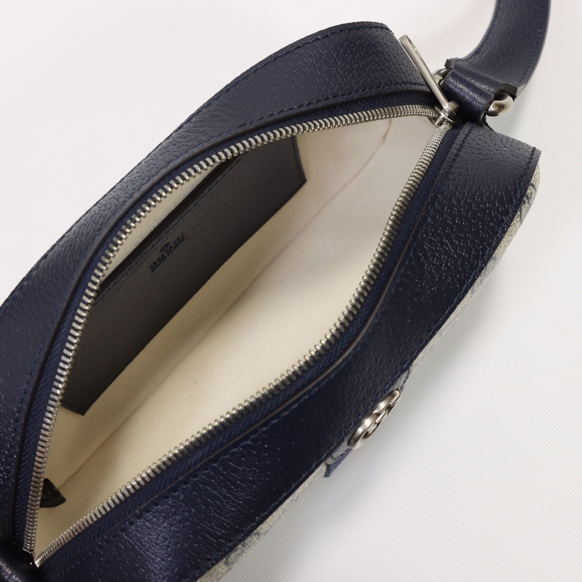 GUCCI ophidia GG crossbody bag