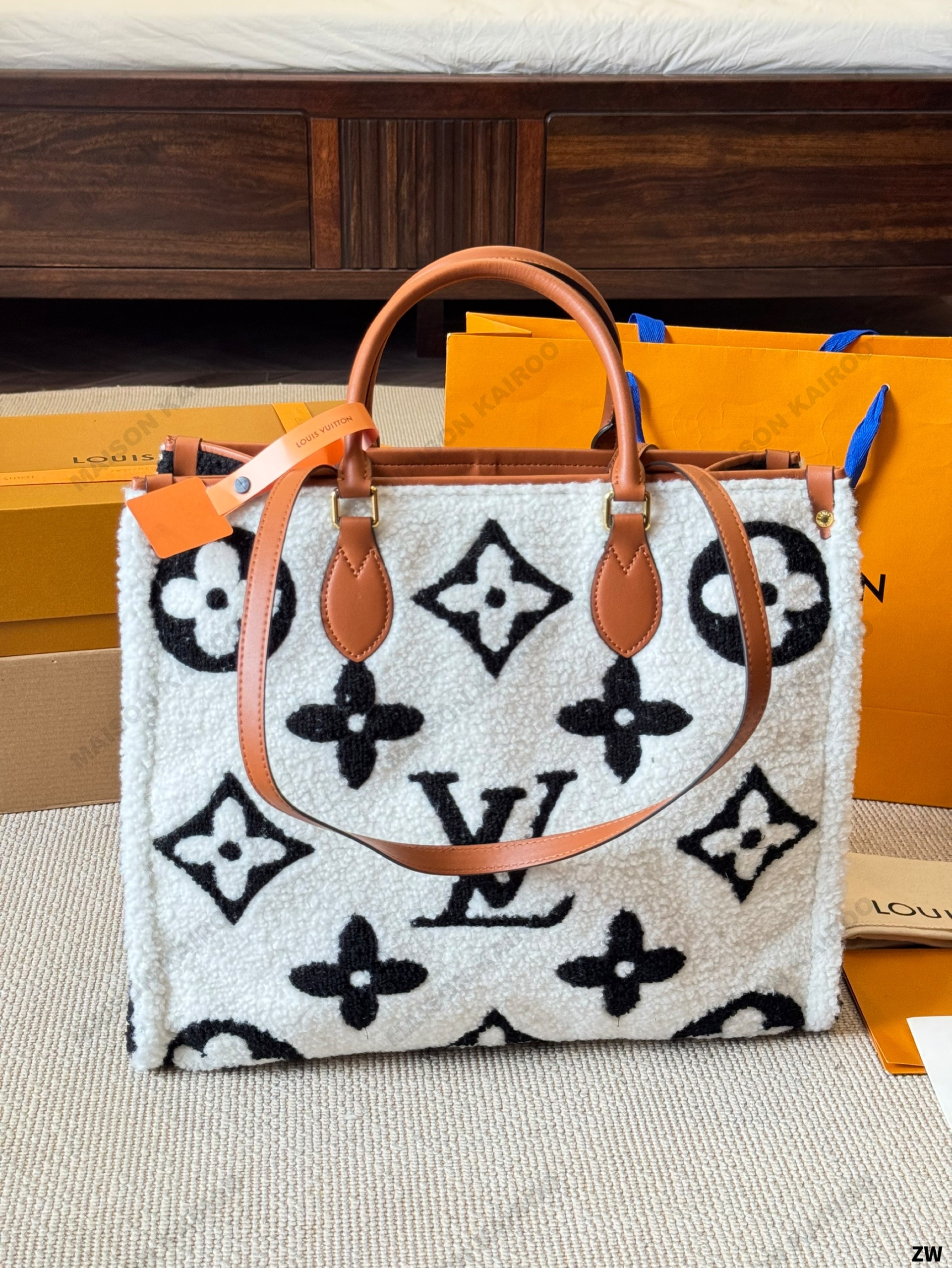 Louis Vuitton LV OnTheGo GM Giant Monogram Teddy Fleece Top Handle Tote Bag - KAIROO