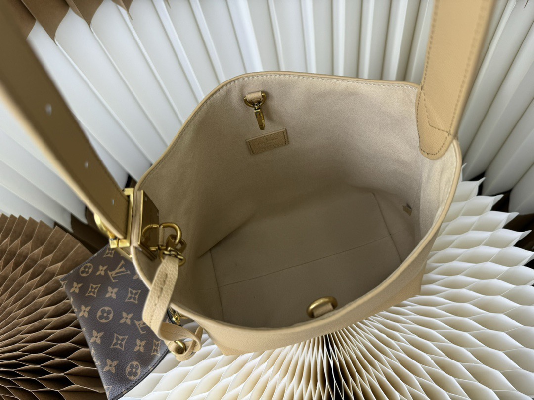 Louis Vuitton LV low key hobo small bag