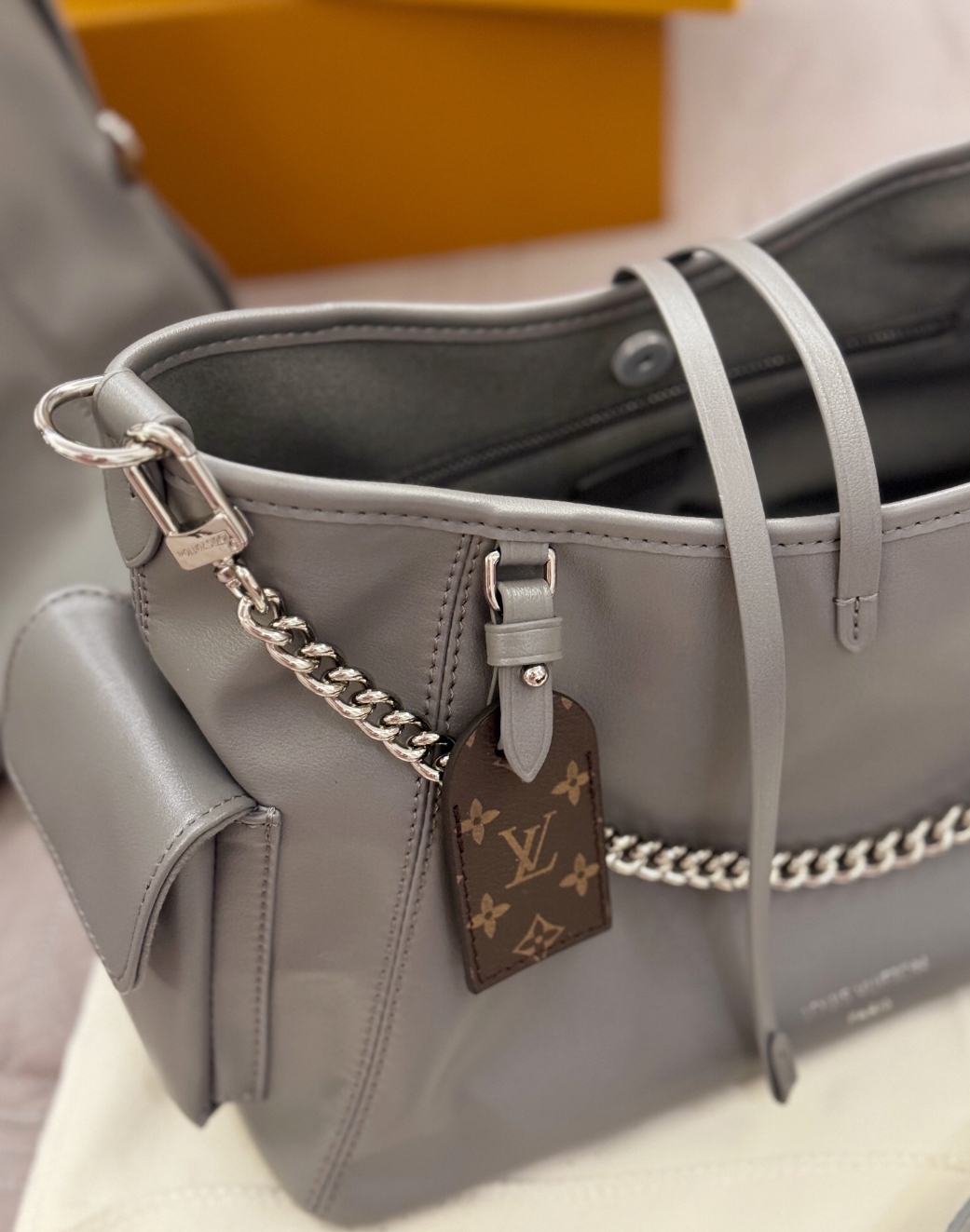 Louis Vuitton LV new version of the carryall Grey Samurai