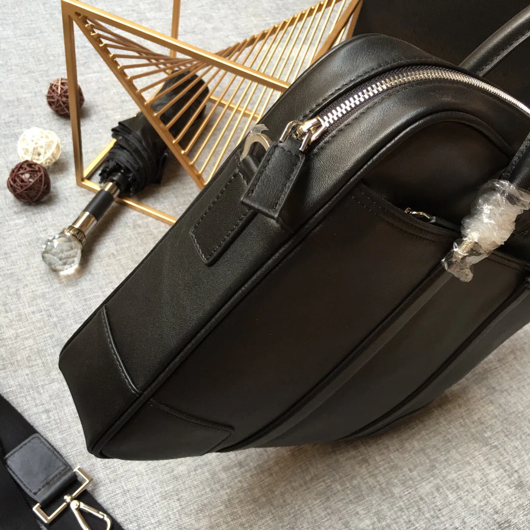 Prada Business & Travel BAG 38 IN BLACK SMOOTH CALFSKIN