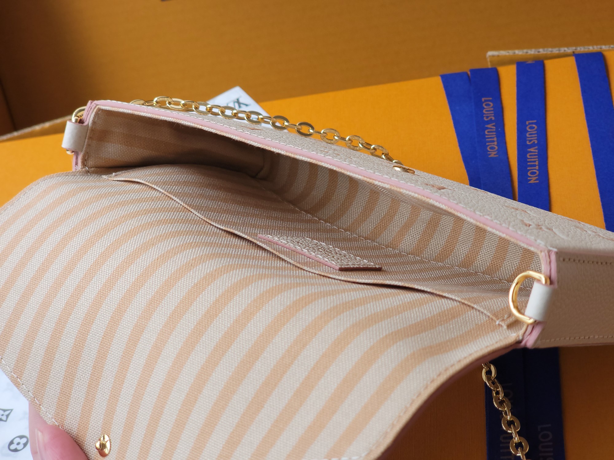 Louis Vuitton LV Bags POCHETTE FELICIE Leather M15968