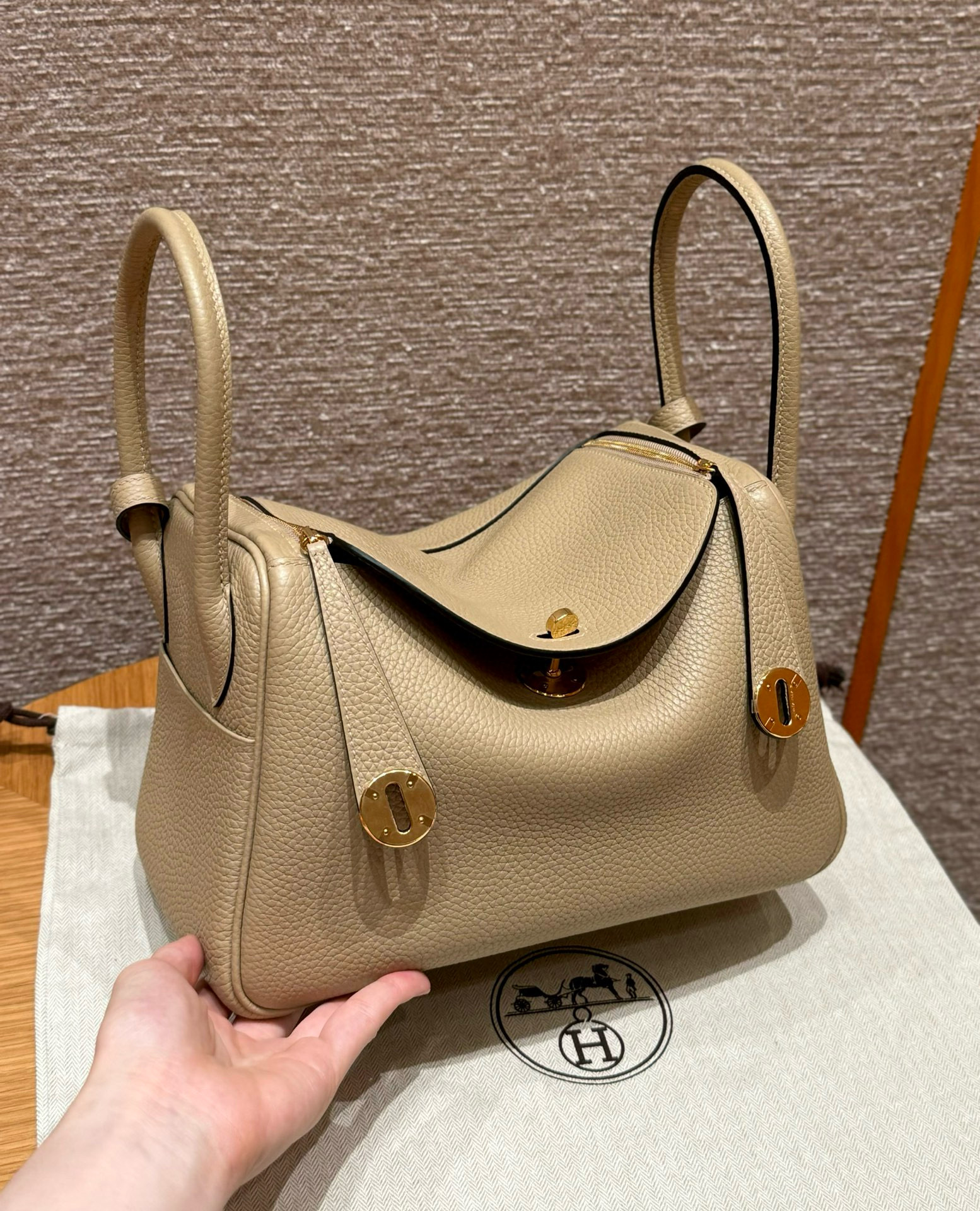 Hermes Trench Clemence Lindy 26