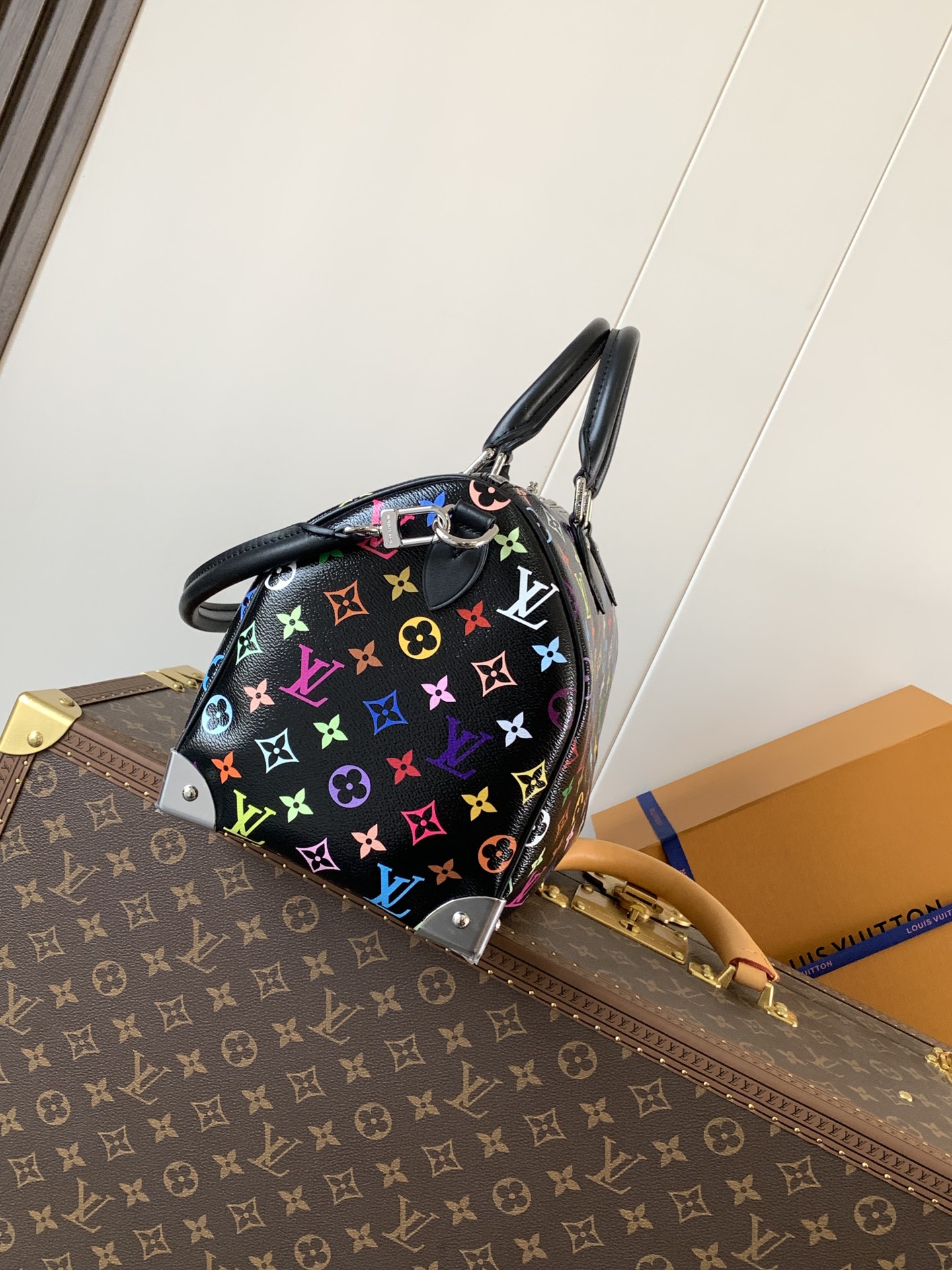 M13257 LV x TM Speedy Soft 30 in Black Multicolored Canvas