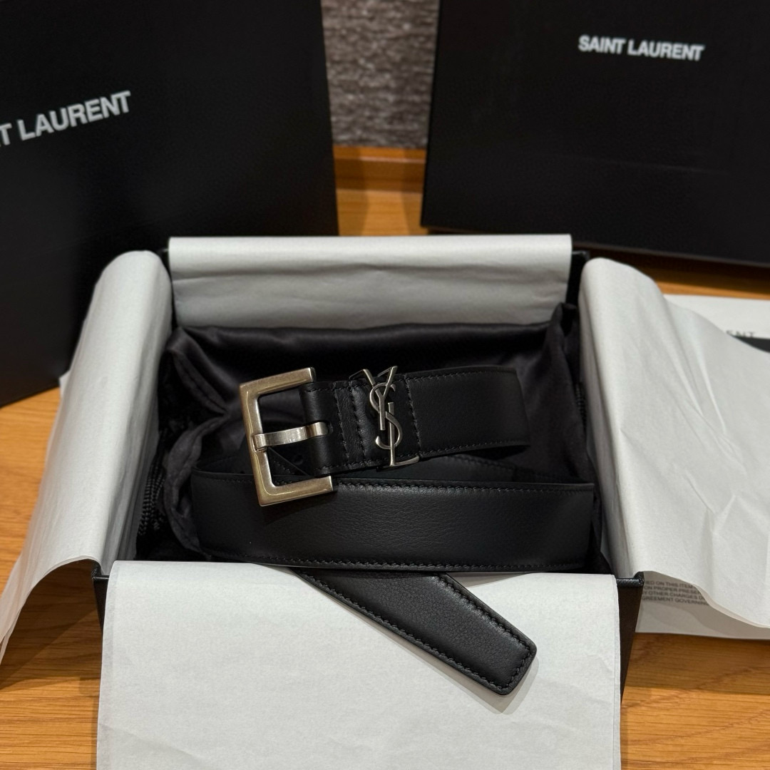 Saint Laurent Black Cassandre Belt 3cm in Smooth leather
