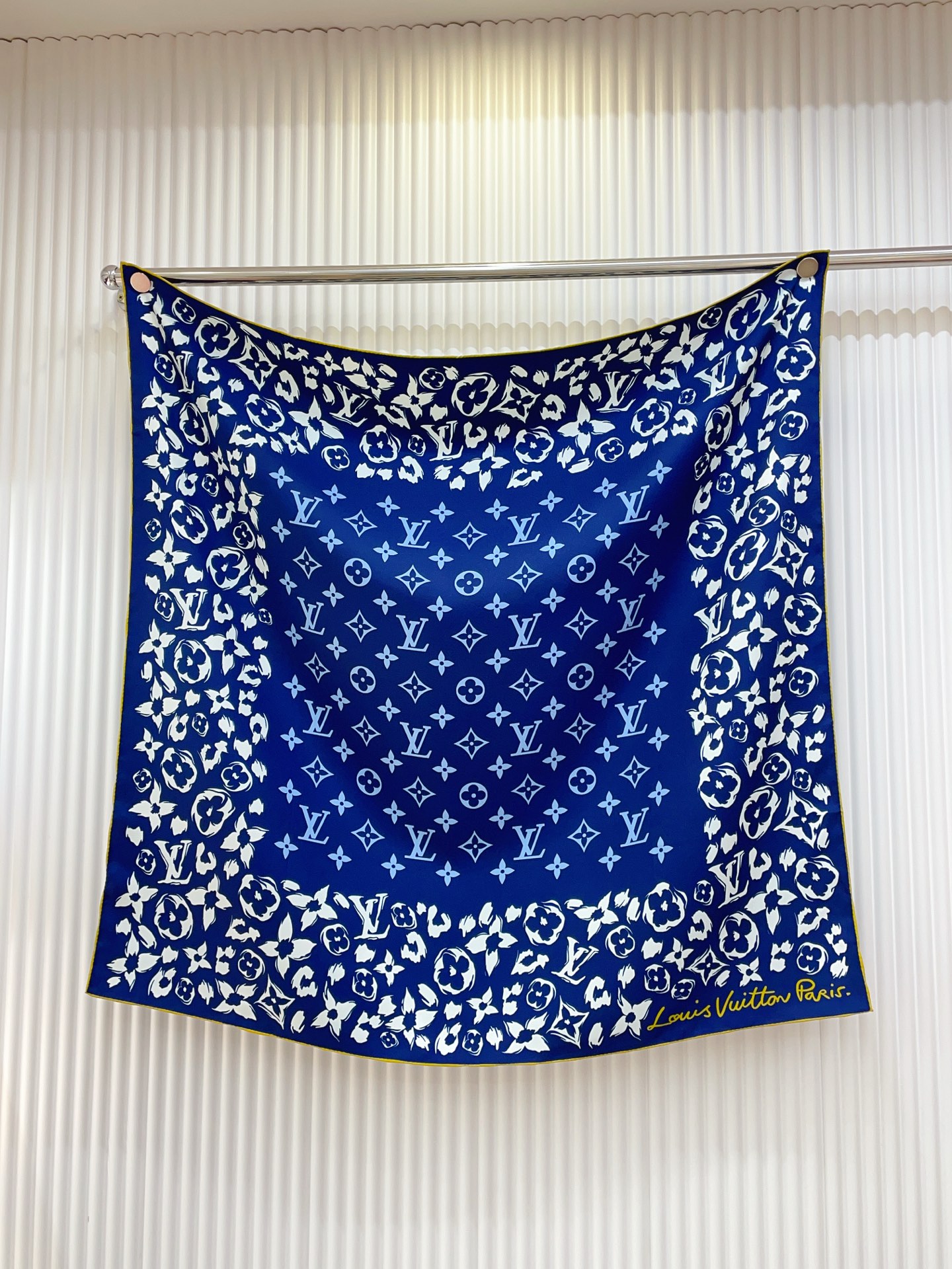 Louis Vuitton LV Silk Square 90cm