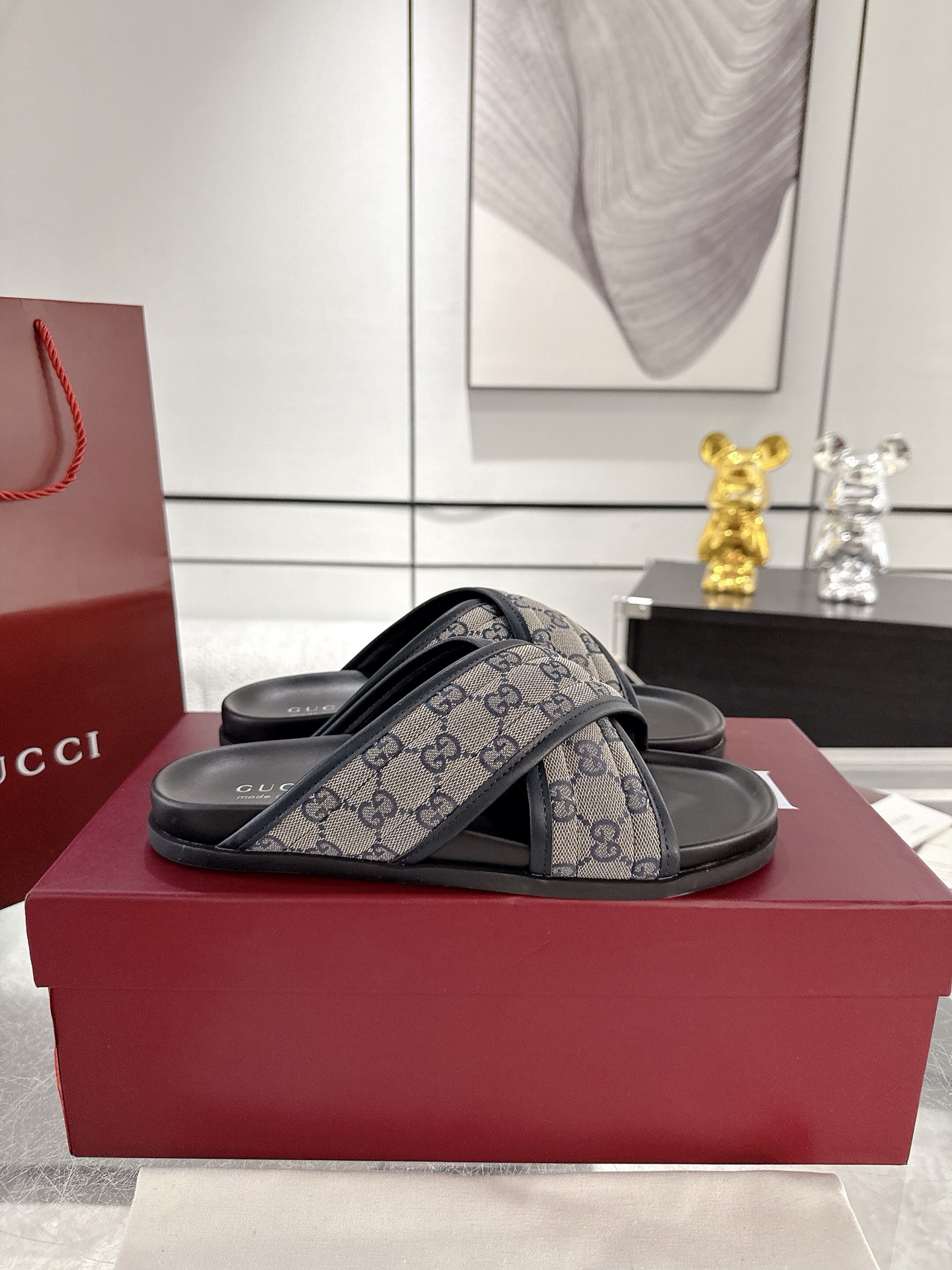 Men's Gucci slide sandal