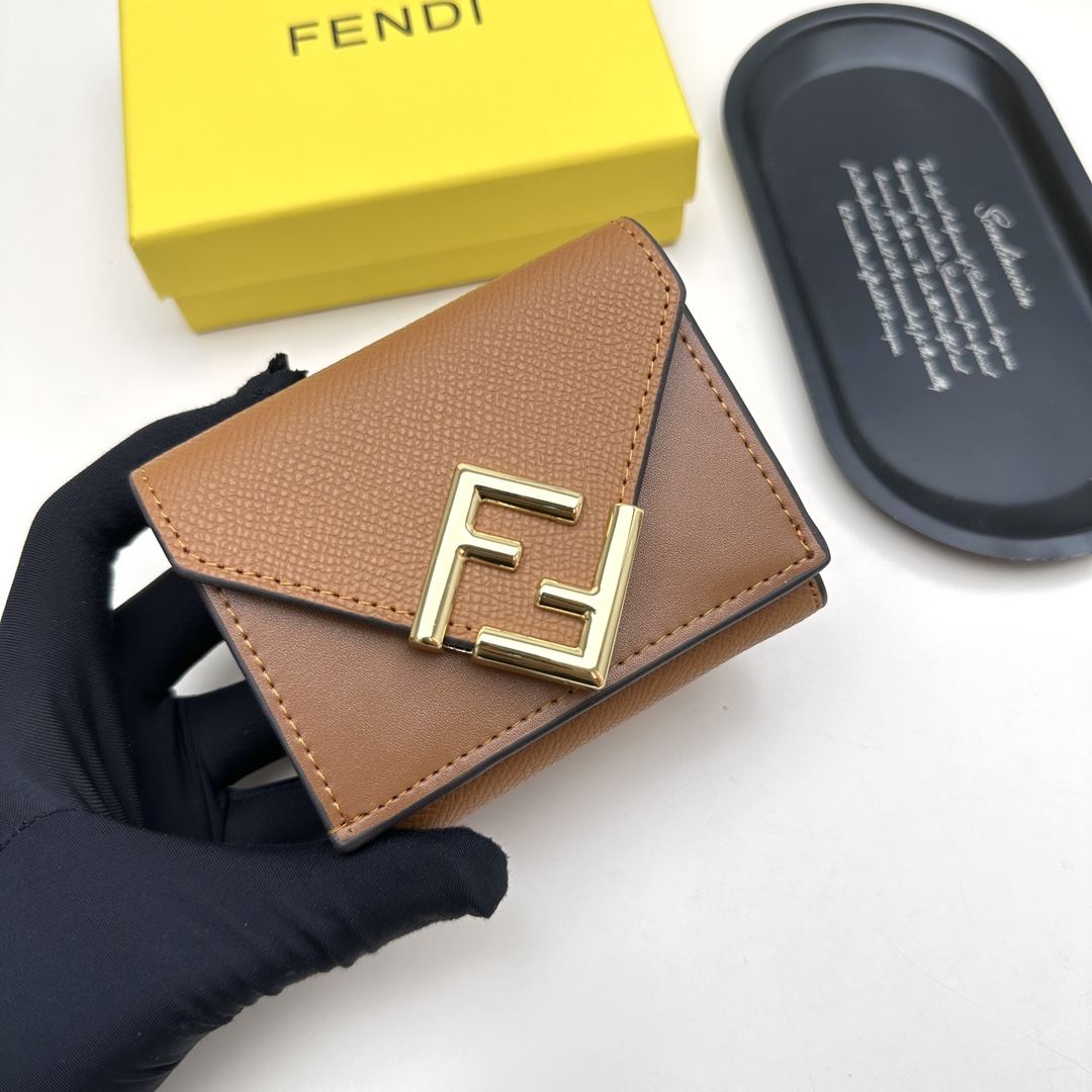 Fendi Cuoio Envelope Flap Grained Leather Trifold Wallet with Gold-Tone F Logo - KAIROO