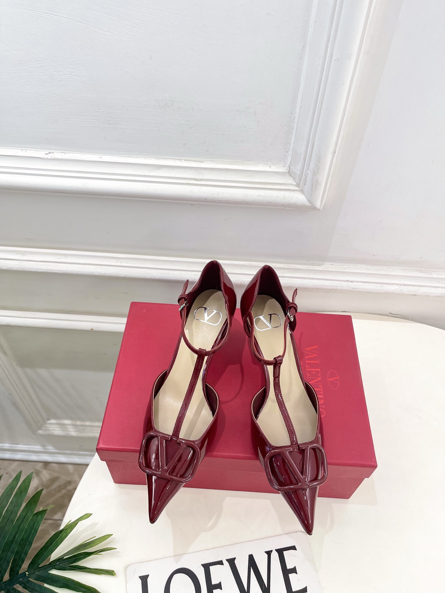 Vale*tino Vlogo Sandals