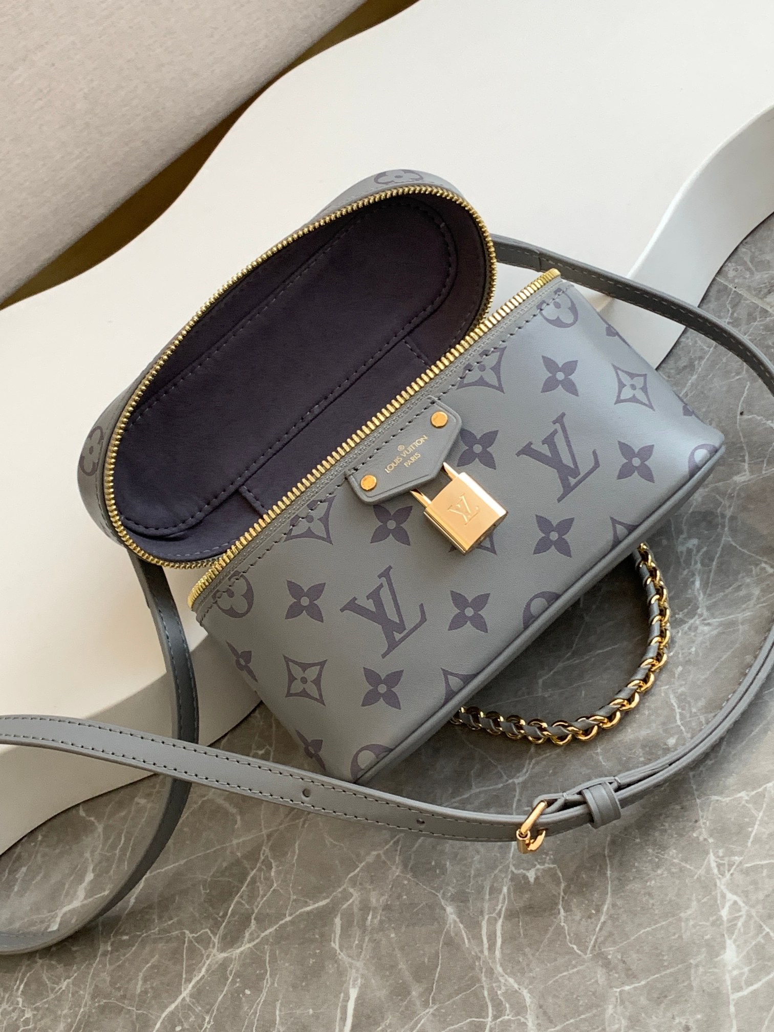 Louis Vuitton LV Mini Nice Vanity Case Gray Monogram Vernis Leather Chain Crossbody Top Handle Bag - KAIROO