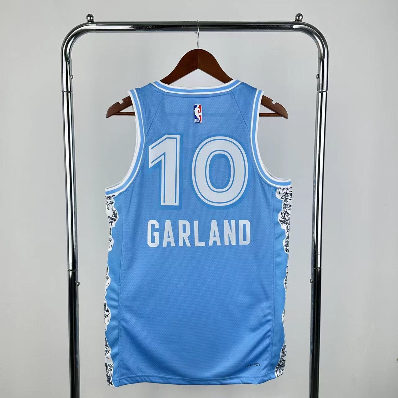 25 Season Cleveland Cavaliers City Edition #10