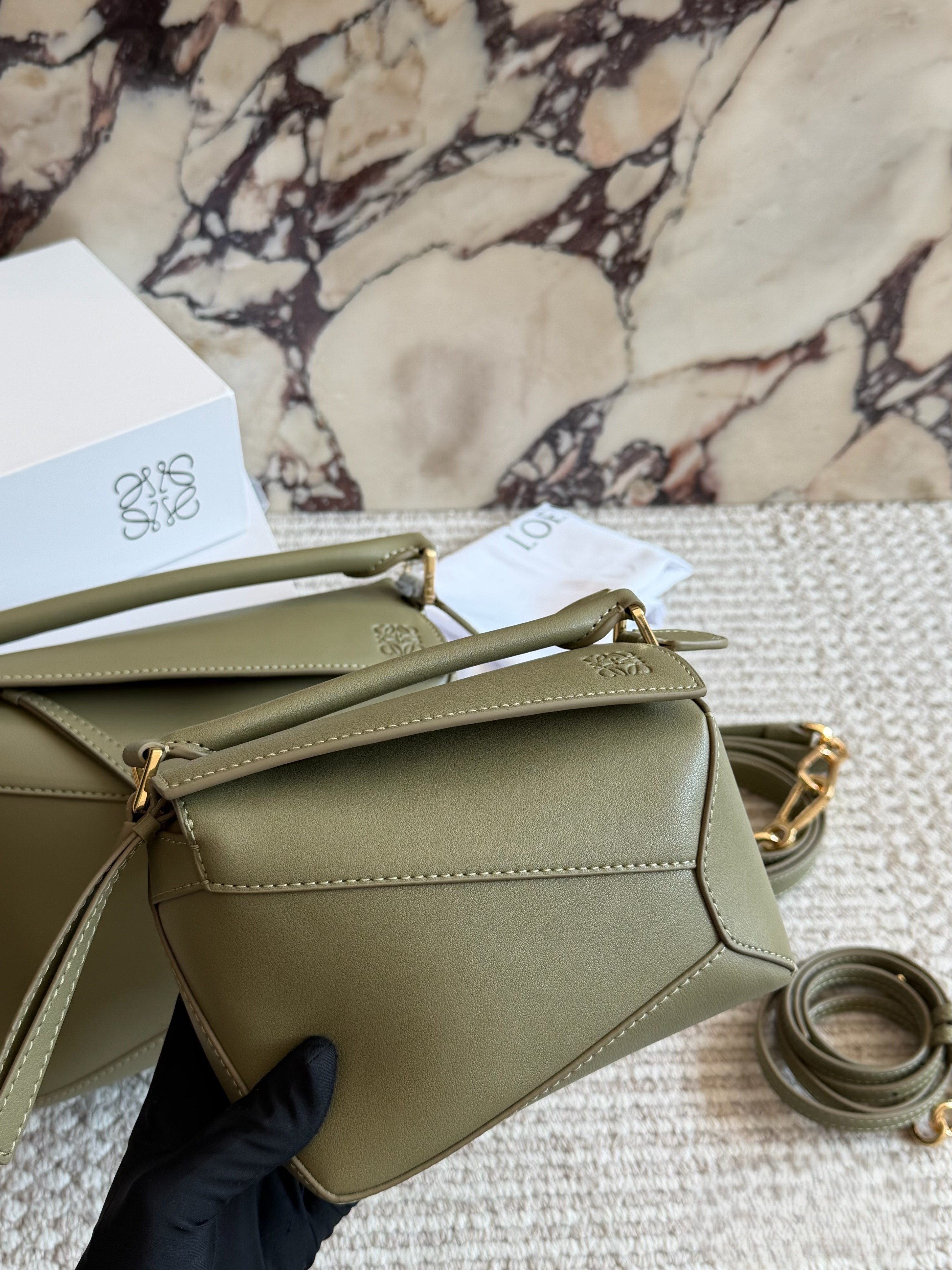 Loewe Puzzle 18/24 Olive Green Edge Smooth Calfskin Leather Shoulder Top Handle Bags - KAIROO