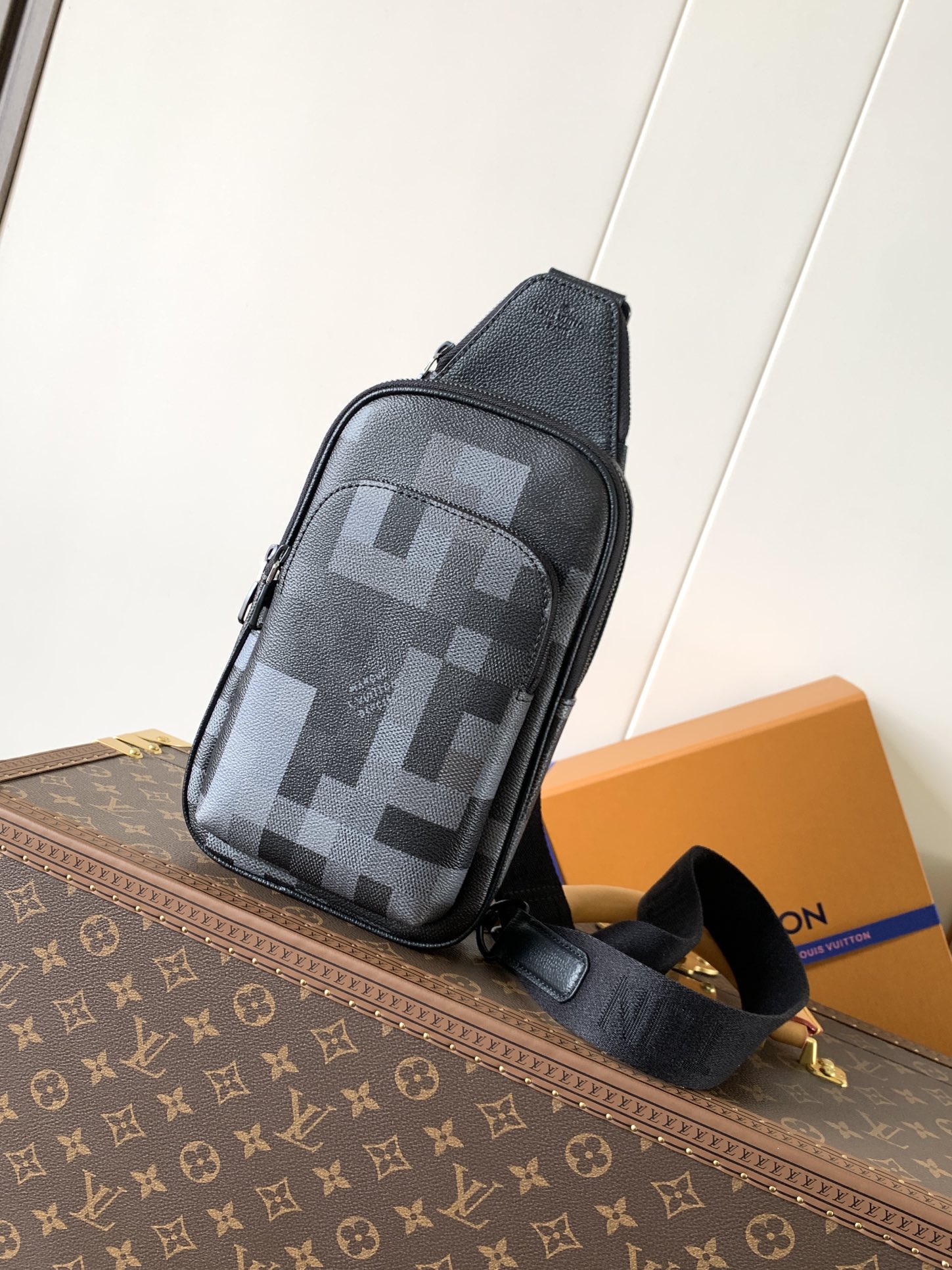 LV Louis Vuitton M14953 Avenue Slingbag PM