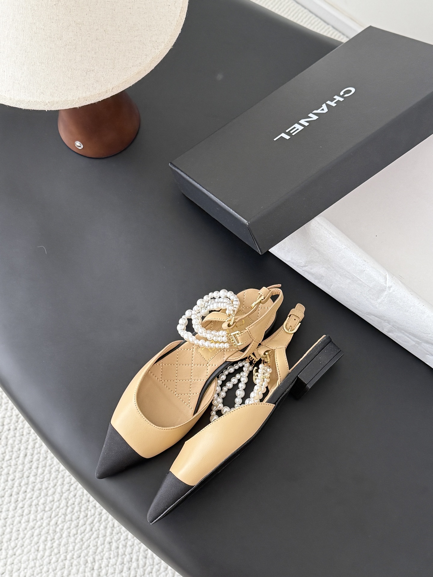 Chanel Two-Tone Cap Toe Quilted Leather Insole Multi Strand Pearl Chain Slingbacks Flat & Kitten Heels Sandals - KAIROO