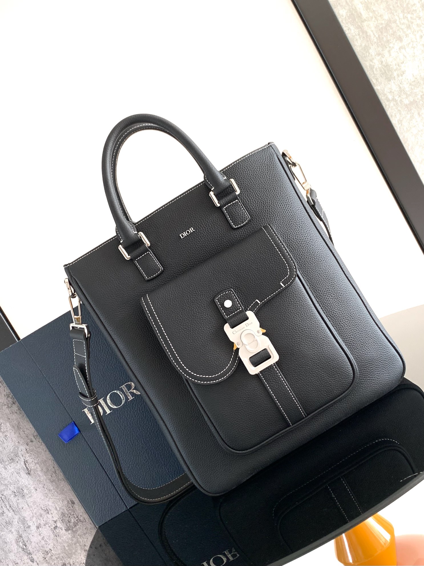 Men's Dior Saddle Tote in Black grained leather
