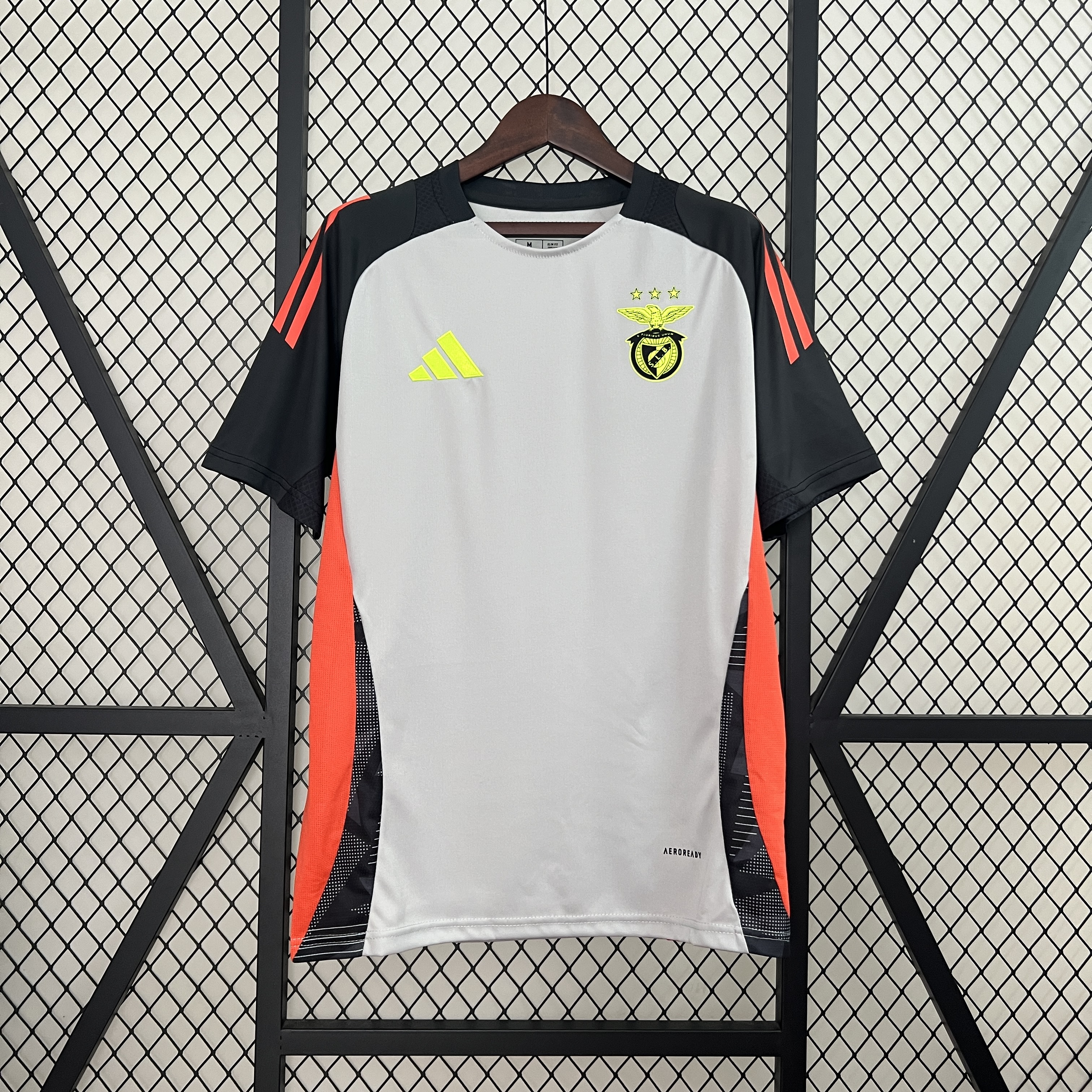 SL Benfica Training Man Jersey 24/25