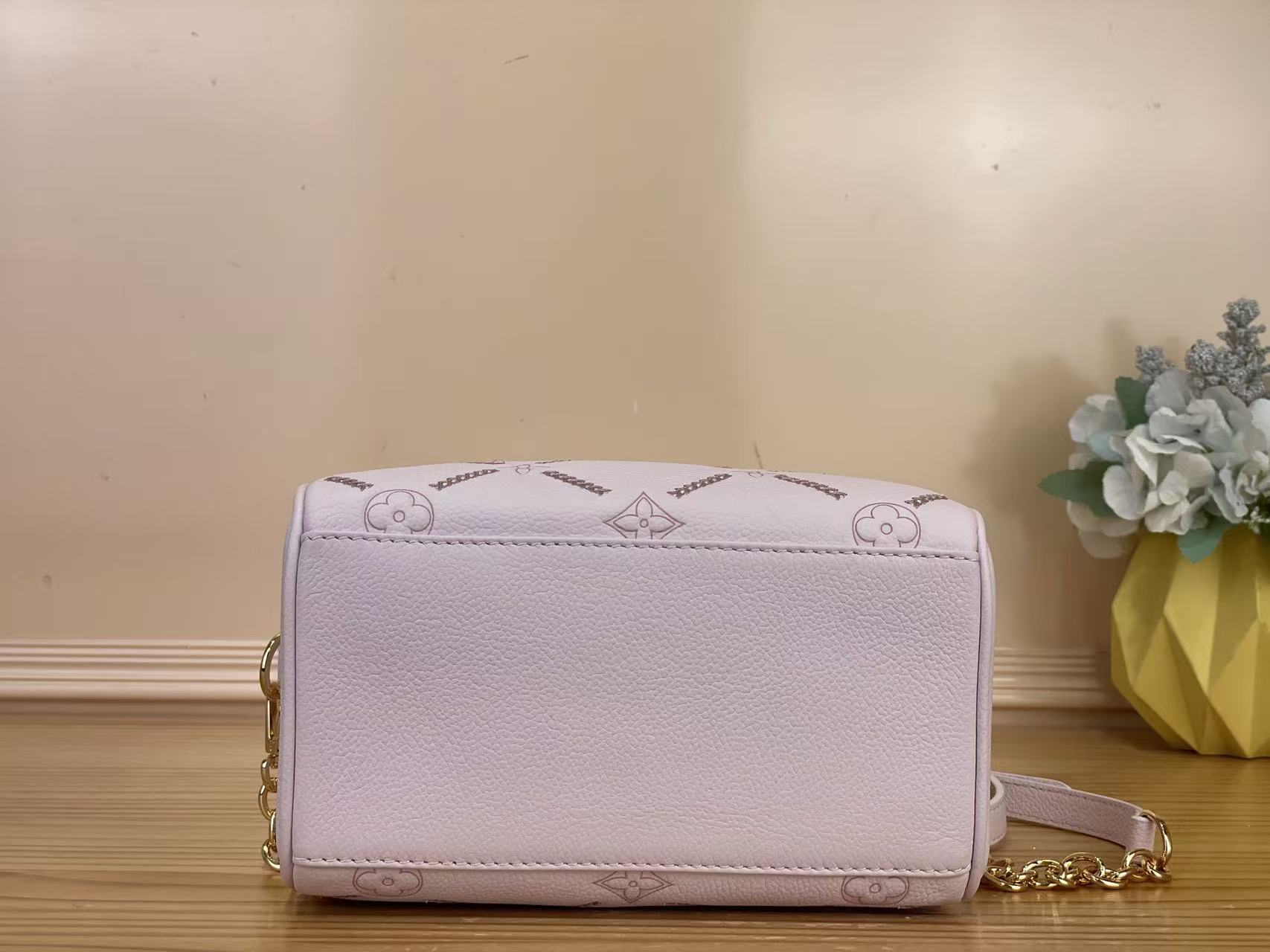 Louis Vuitton LV new pink embroidered Speedy Bandouli è re 20 handbag