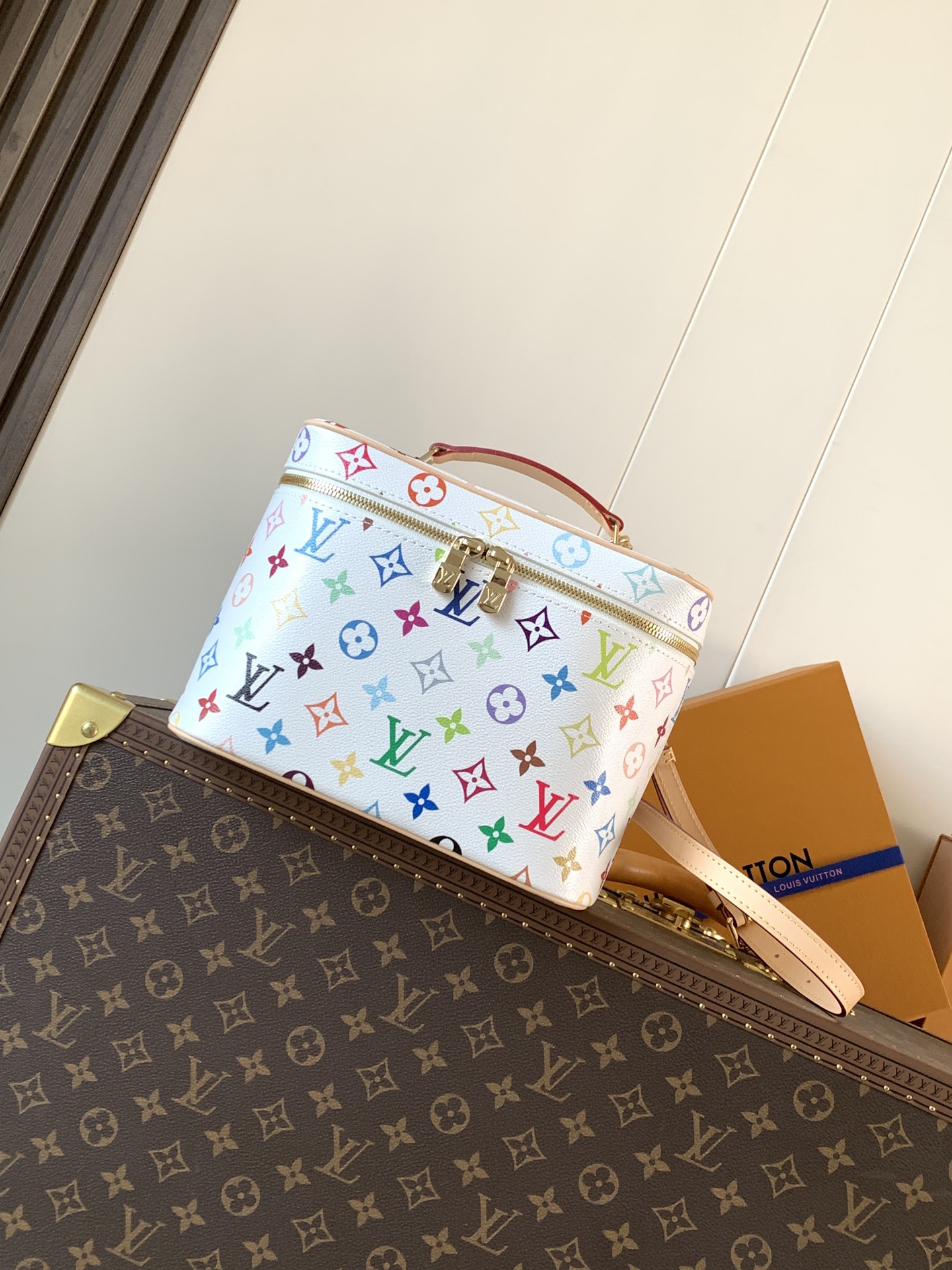 M28340 LV x TM Nice BB vanity case In White Multicolored Canvas